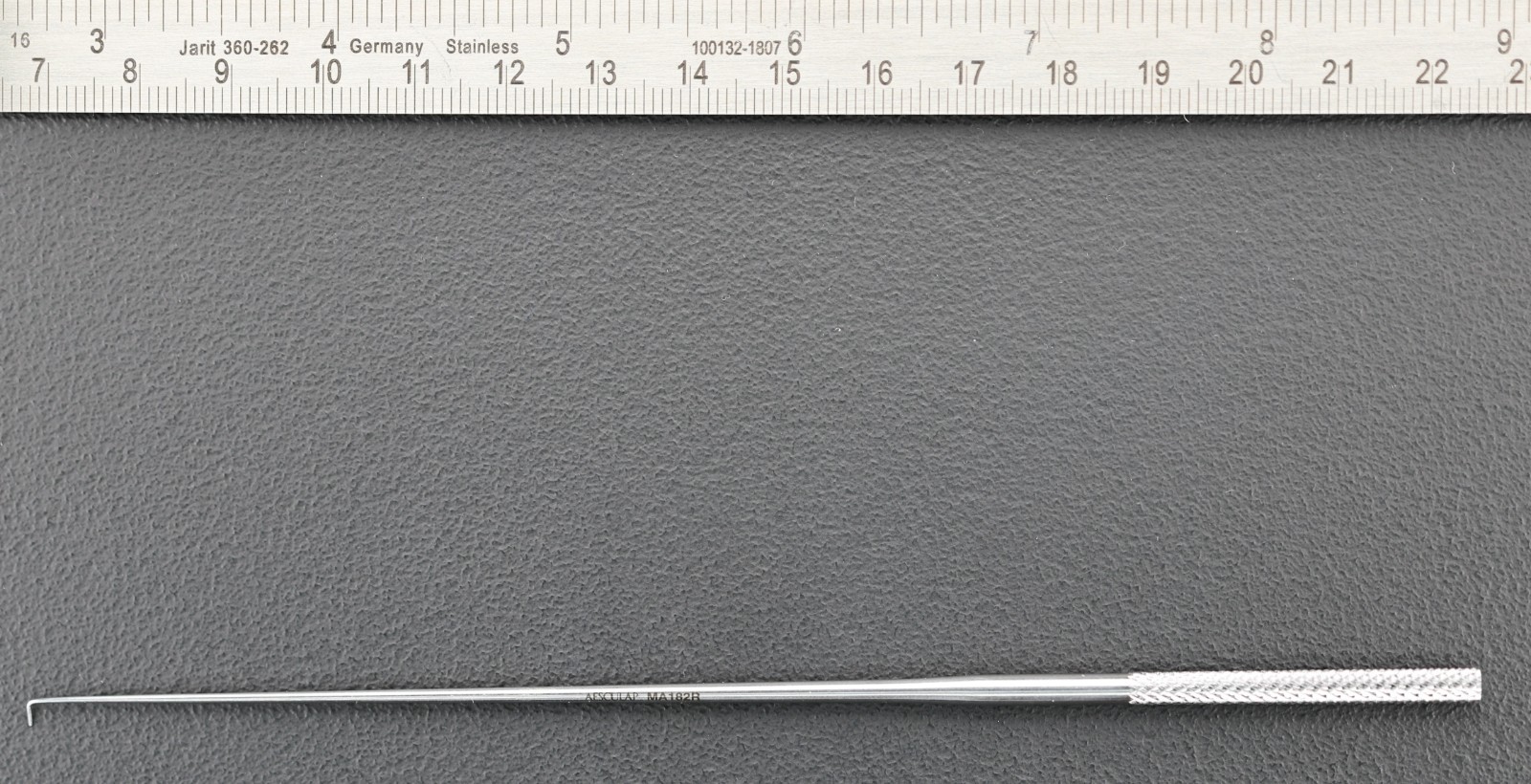 AESCULAP MA182R Day Ear Hook, Blunt, Straight, 6.25″