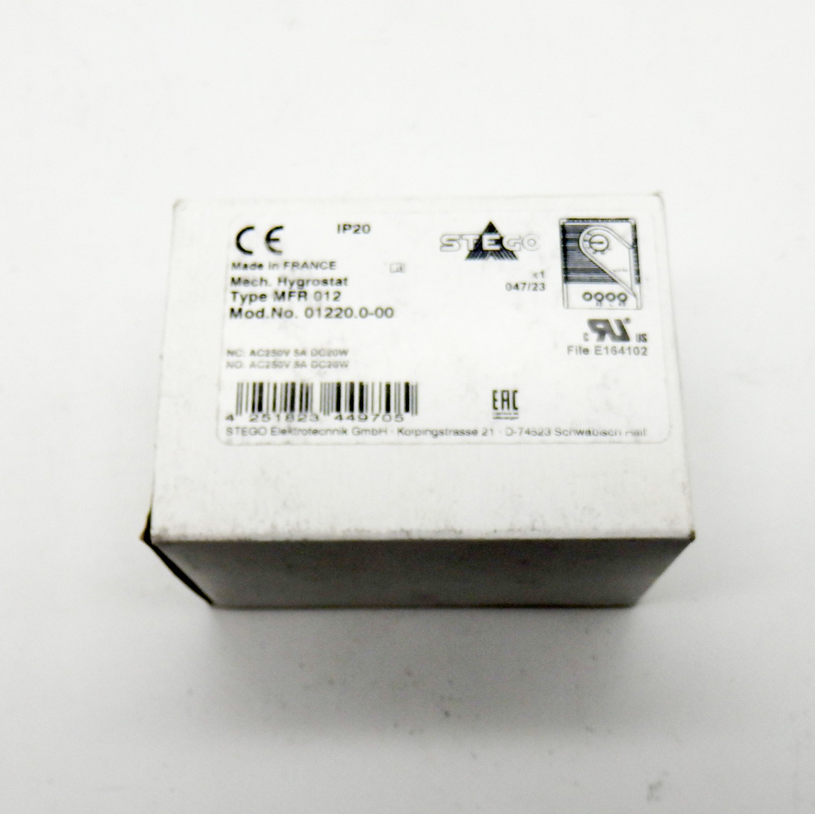 Stego 01220.0-00 Vertical Hygrostat Mechanical SPDT Relative Humidity Controller