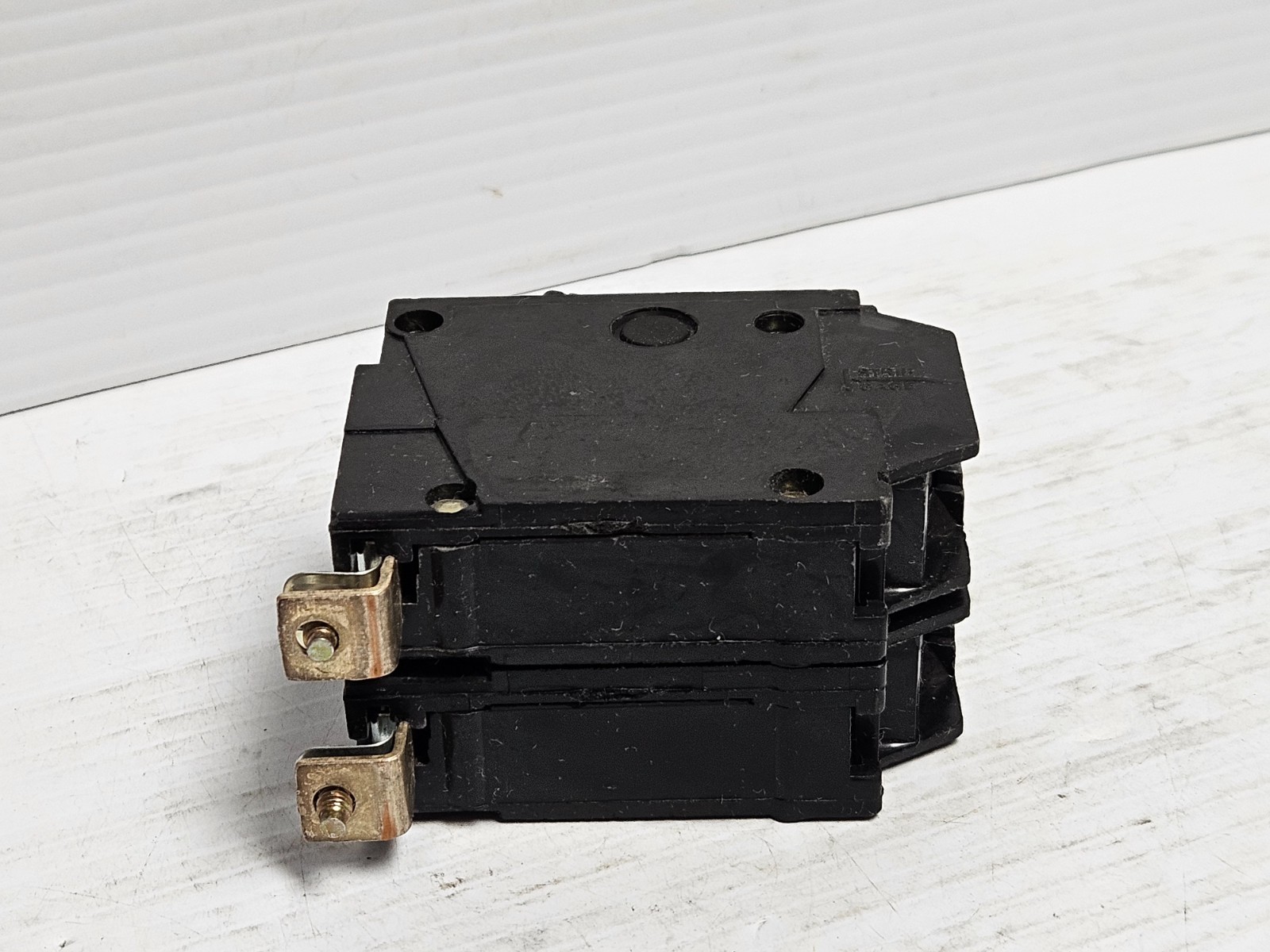 Ge General Electric THQB2130 Bolt-On Circuit Breaker 2 Pole 2P 30 A Amp 120/240V