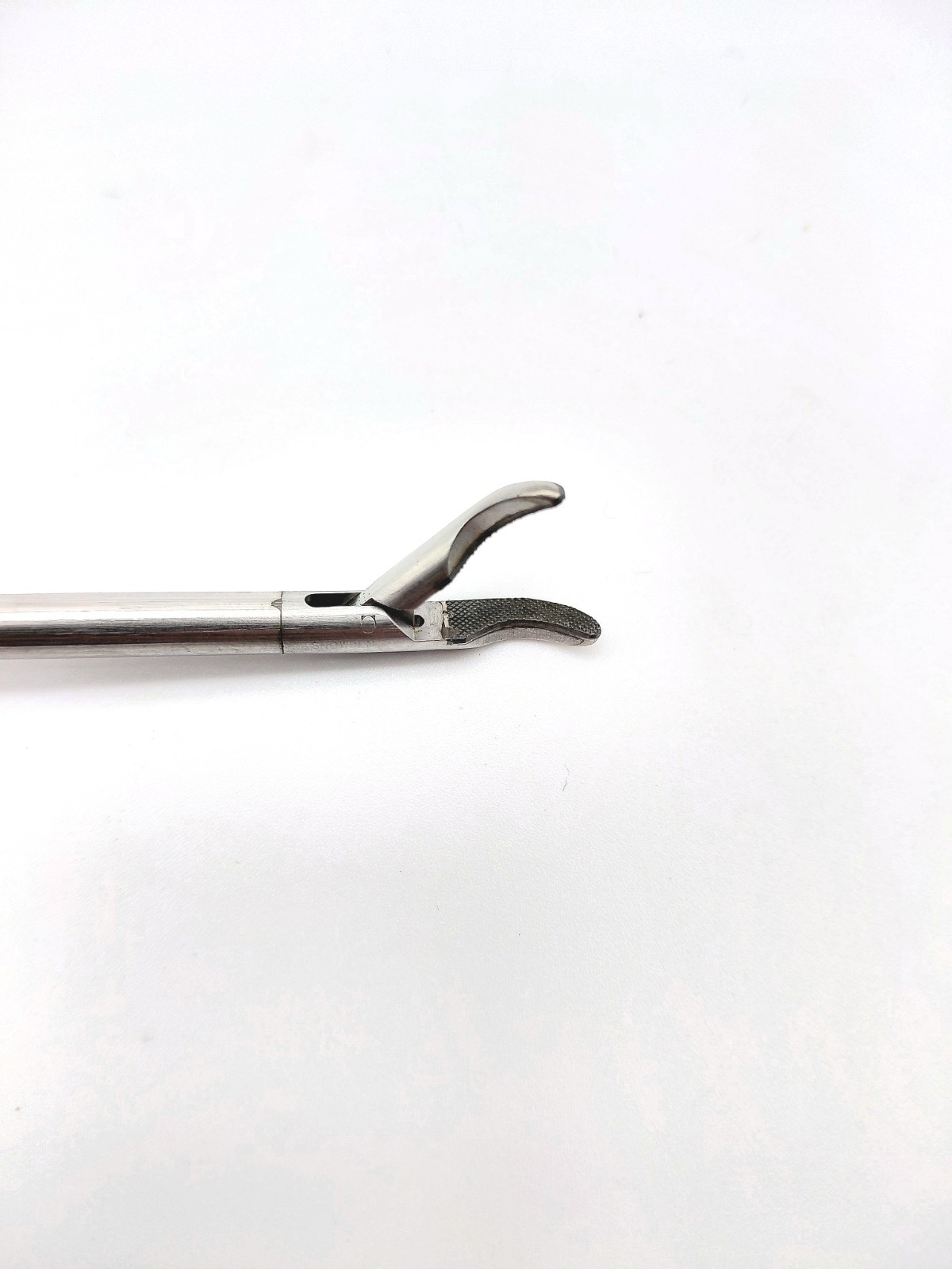 Snowden-Pencer 90-8007 Laparoscopic Needle Holder, TC, CVD Right, 5mm X 32cm