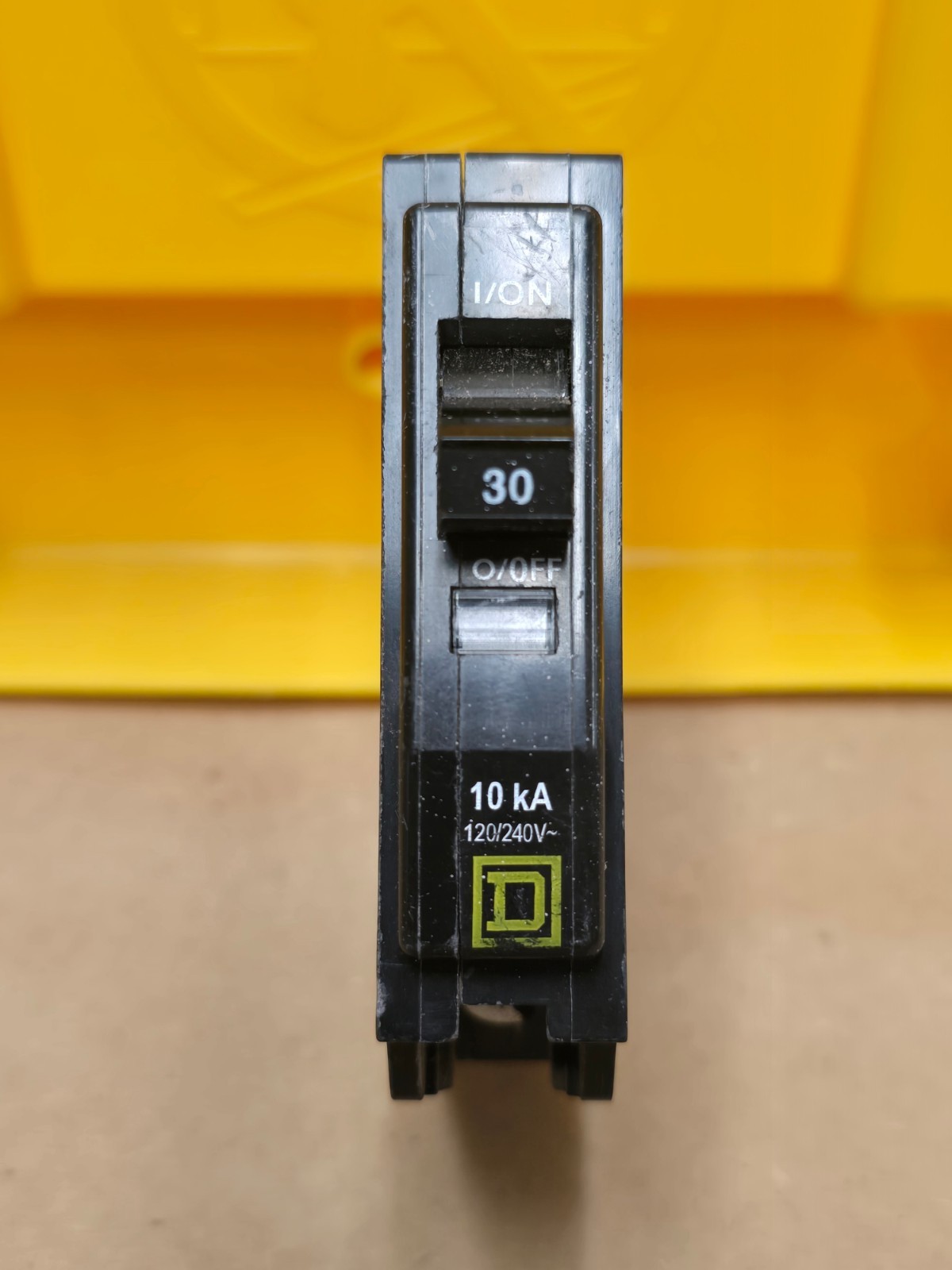 SQUARE D QO130 1 POLE 30 AMP 120/240V BREAKER