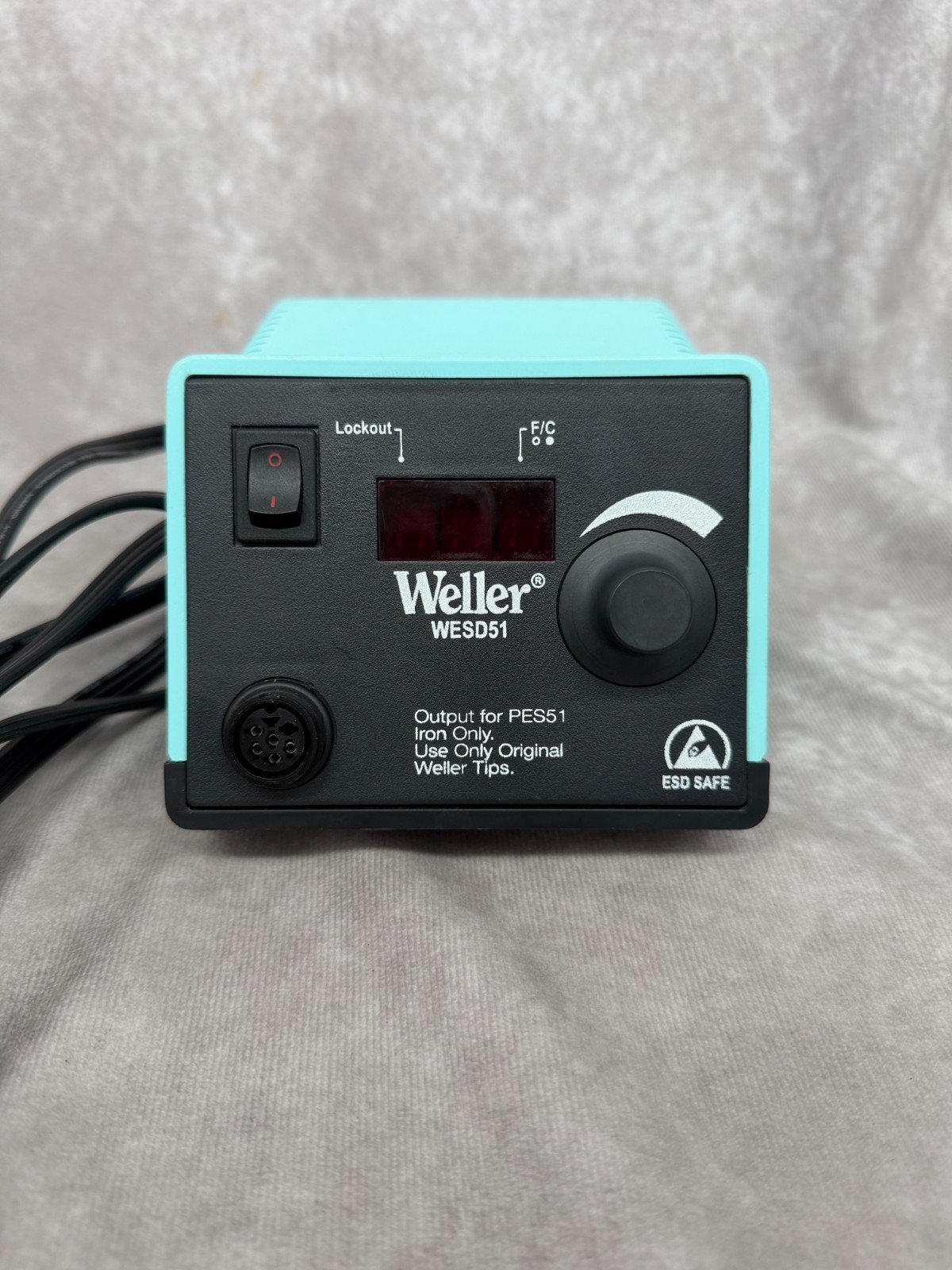 Weller WESD51 Digital Soldering Station PES51 Iron Wand & Stand 60W Tested