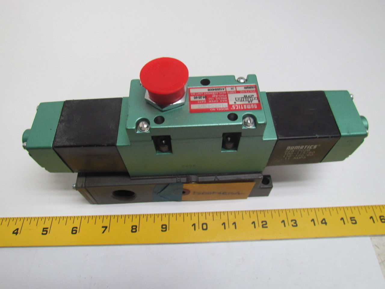 Numatics A12SS43AS A12SS400S Solenoid Valve W/Manifold 120V .12Amps