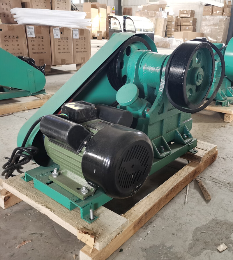 INTBUYING®220V Mini Jaw Crusher Feeding Inlet 2.16″,1400 RPM,250kg/h Crusher