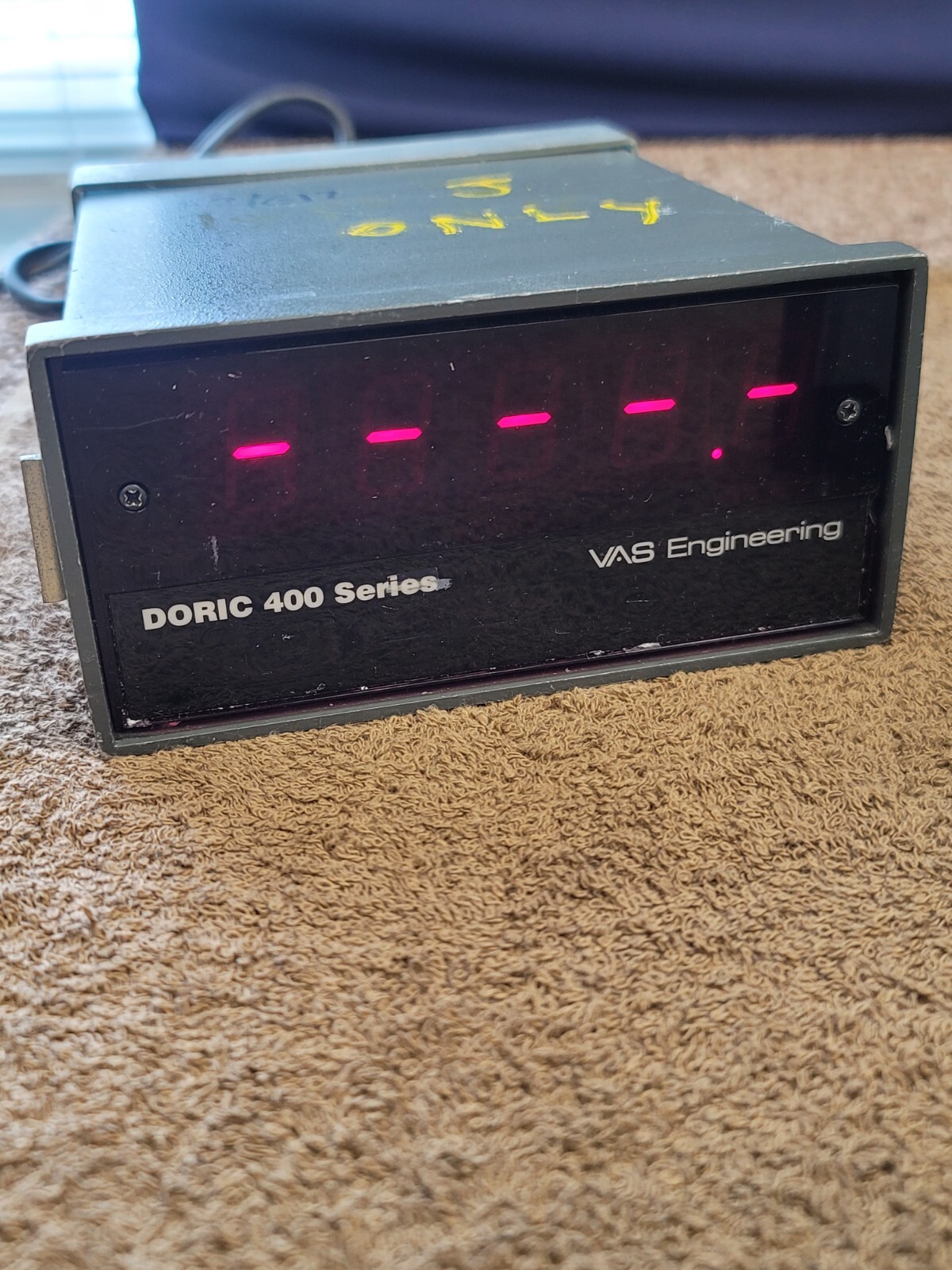2 VAS Engineering Doric 400 Series 410A 100-125VAC Digital Temperature Indicator