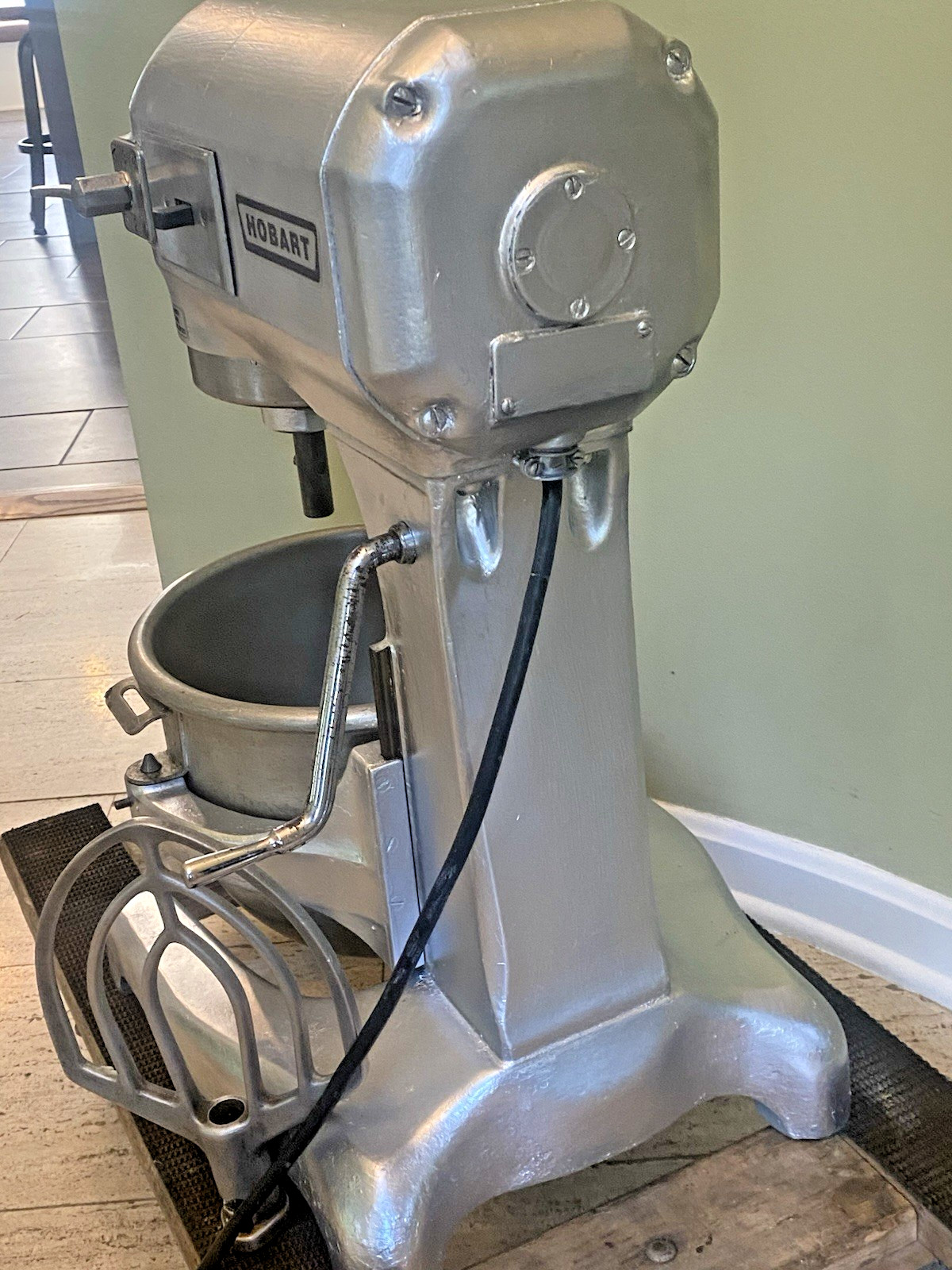 Hobart A120 12 Quart Commercial Bakery Dough Mixer + Bowl Paddle Reconditioned