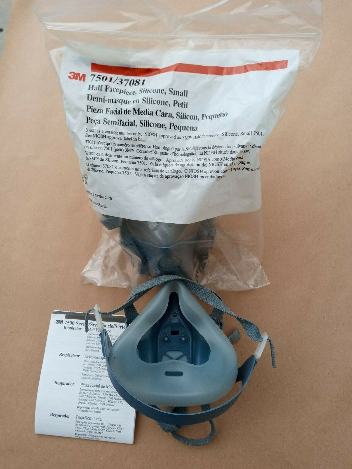 3M7500 Half Mask Respirator, Silicone Facepiece NEW Sealed Size SMALL 7501/37081