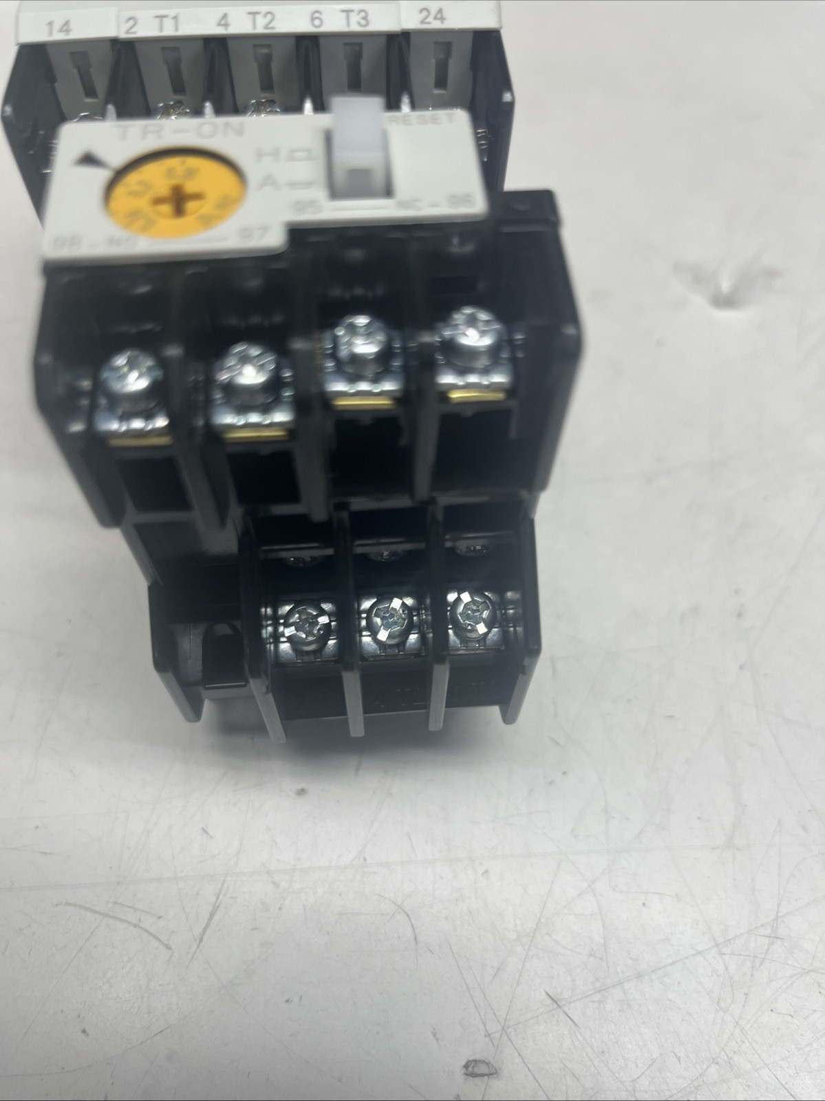 Fuji Electric Contactor 20A SC-05 [13] 3PH 100-110V 50/60Hz SC-05 w/TR-0N/3