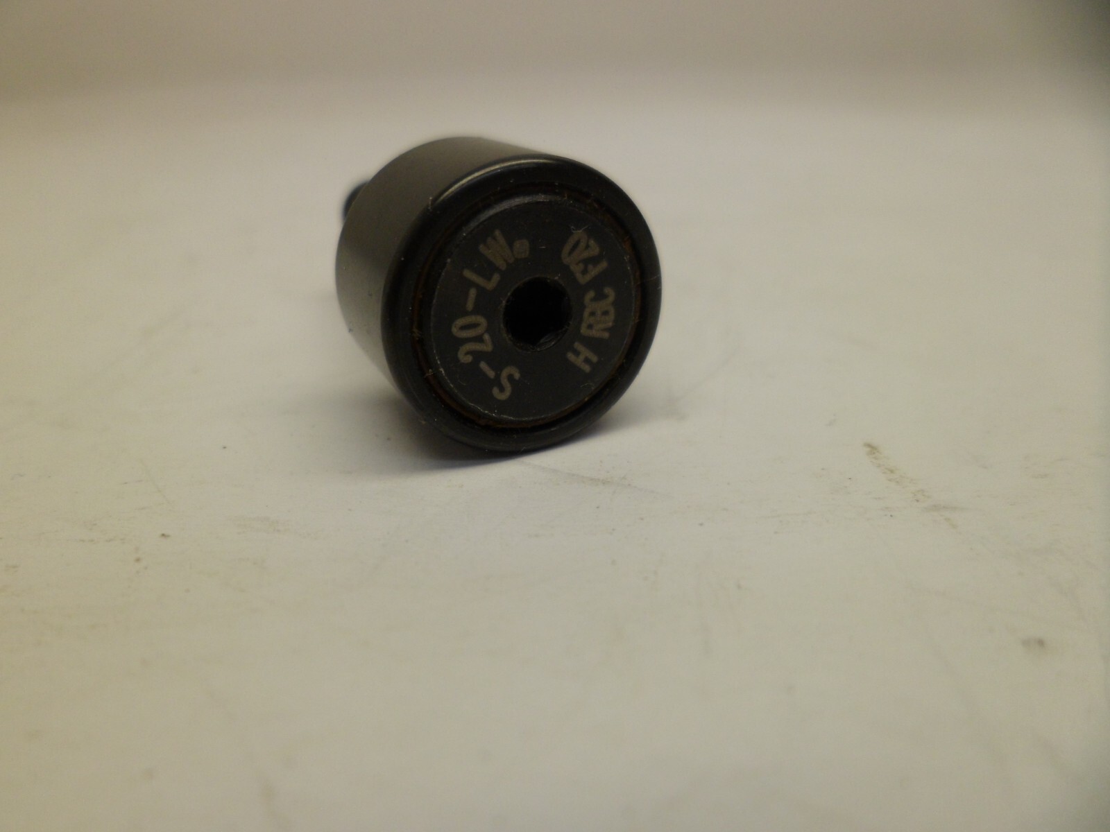RBC BEARINGS F20 S-20-LW CAM FOLLOWER 5/8″ OD. x .435″ Wide .250″ OD. AXLE NOS