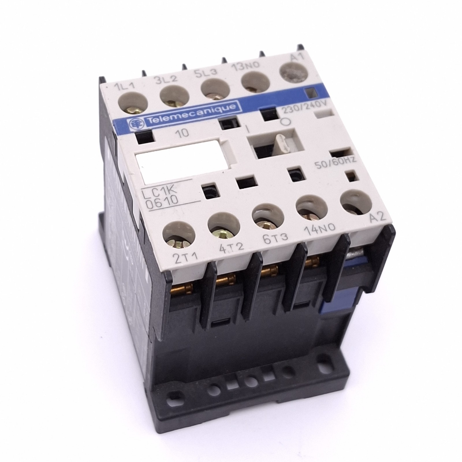 Telemecanique LC1K0610U7 Contactor, 3-Pole NO, 1NO Aux, 15A Max, 240VAC Coil
