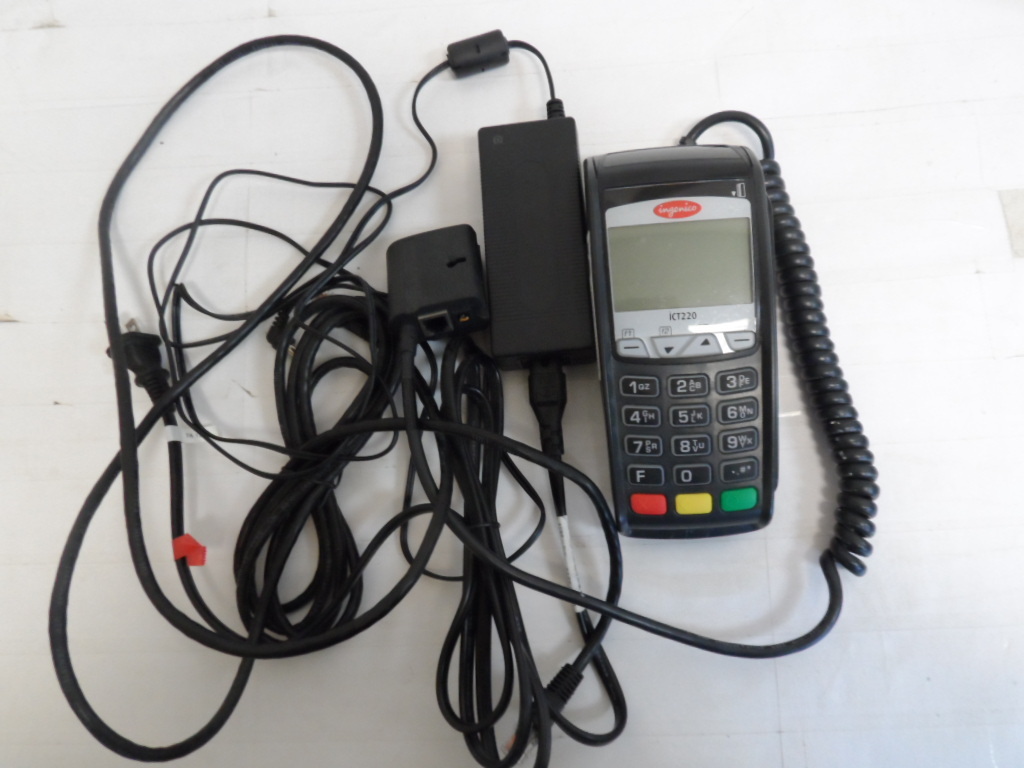 Ingenico ICT220 Credit Card Terminal with Chip Reader **AS IS (8352-1 C1F)