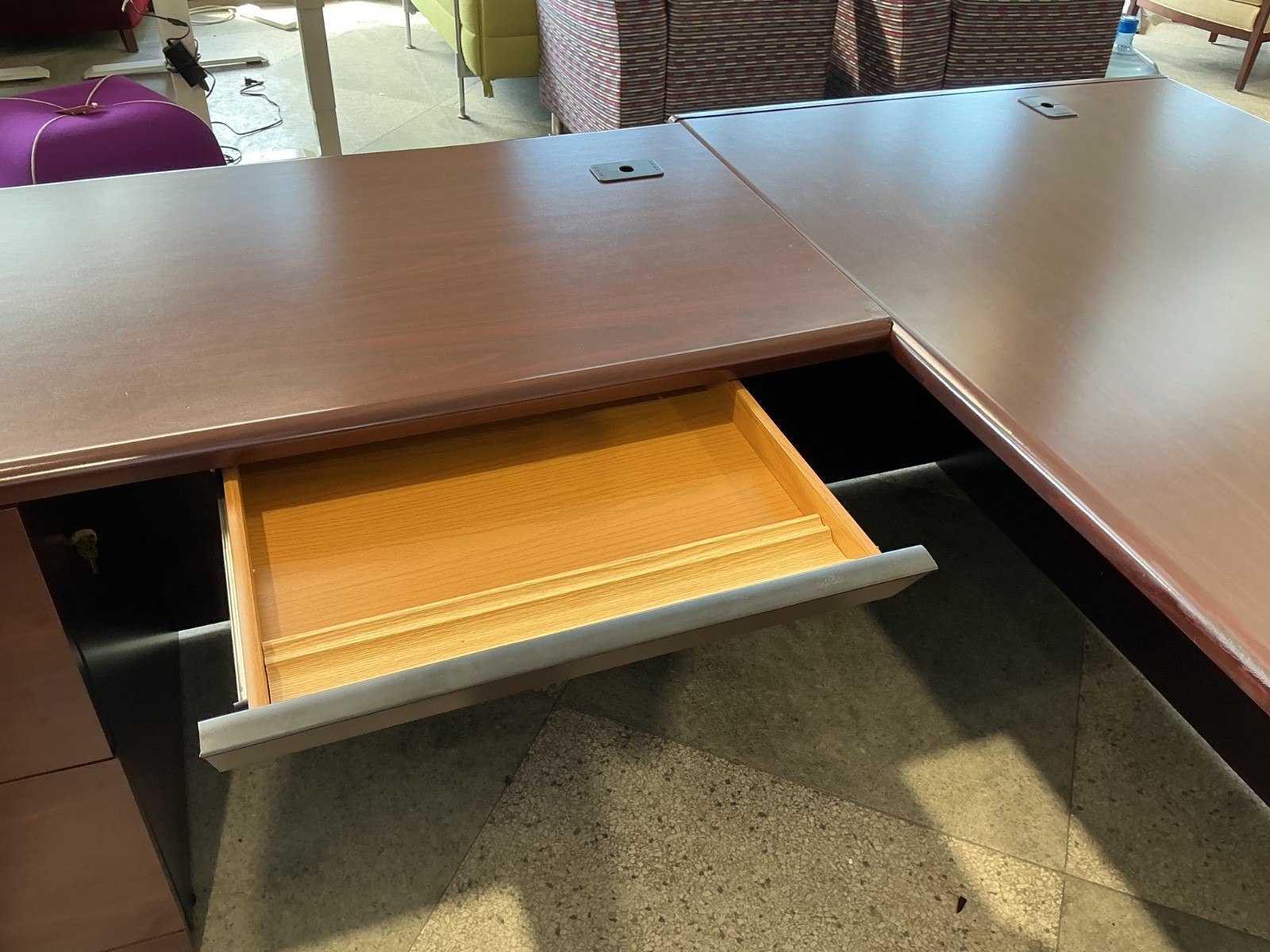 6′ x 7′ L shape desk by HON in Mahogany Laminate – Left Hand
