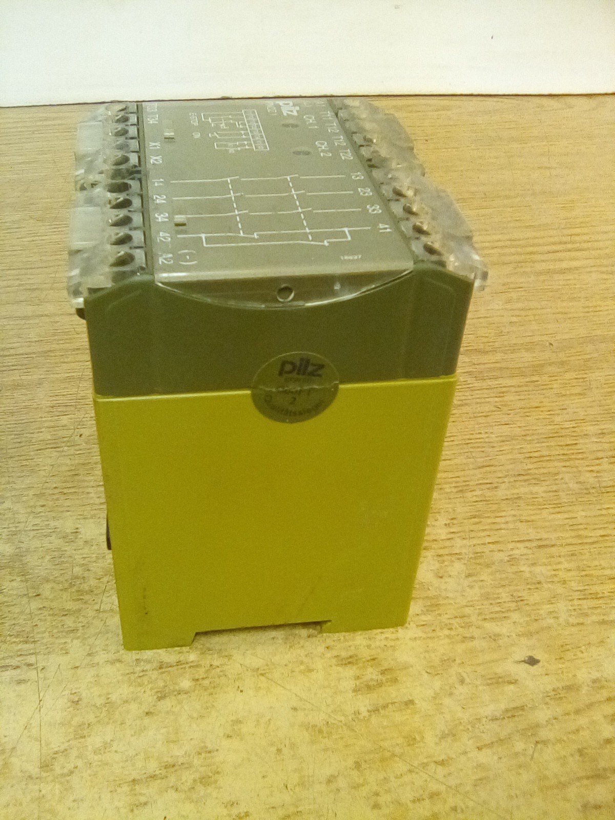 Pilz PNOZ 1 3S 10 Safety Relay 475695