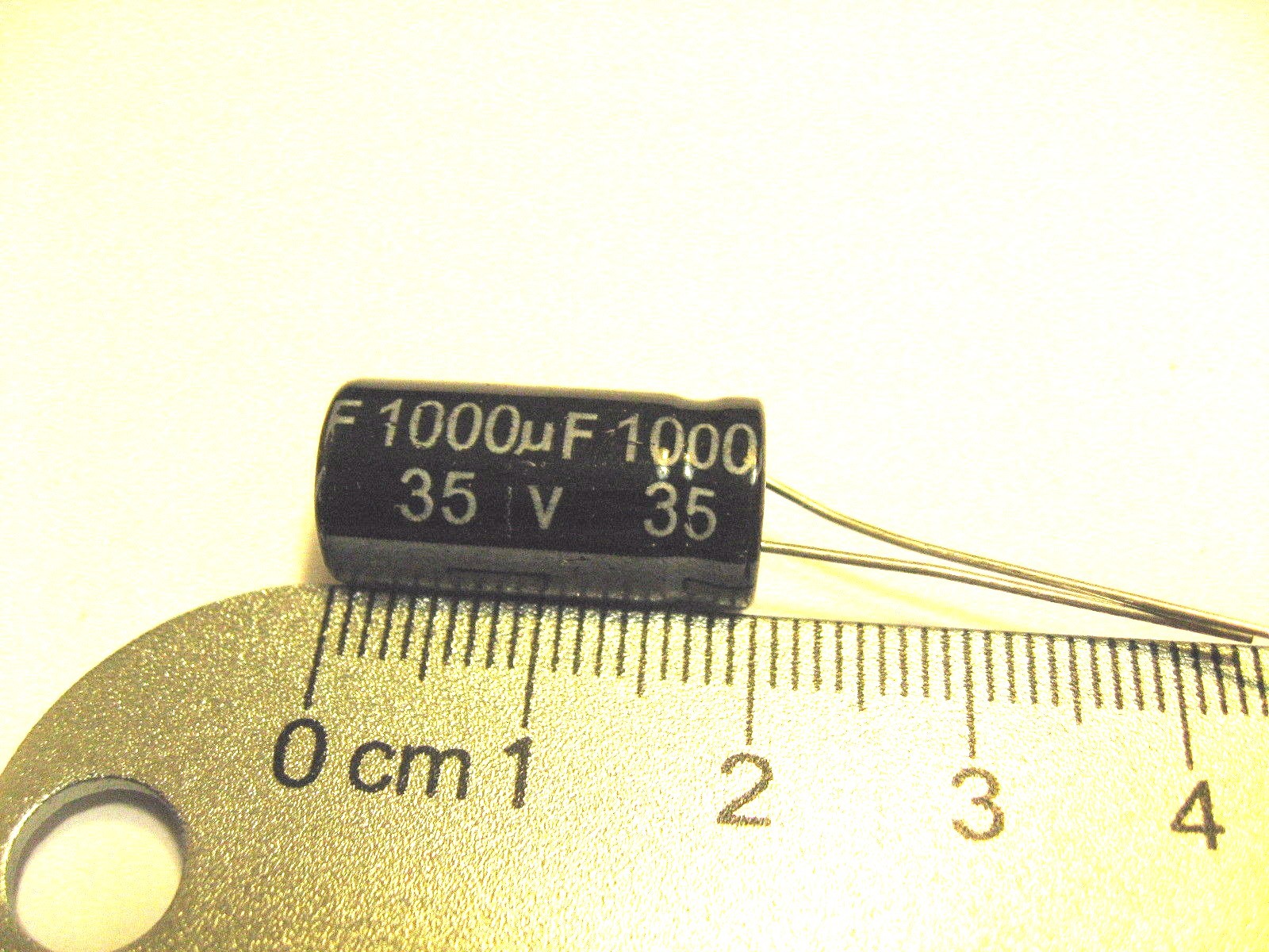 1000uF 35V (10x) Electrolytic Capacitors 35V 1000uF Volume 10×20 mm