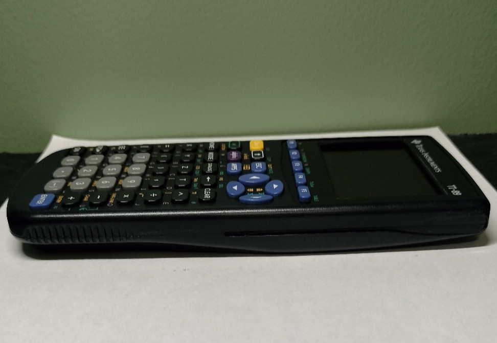 Texas Instruments TI-89 CAS Graphing Calculator – Tested Works No Batteries/Case