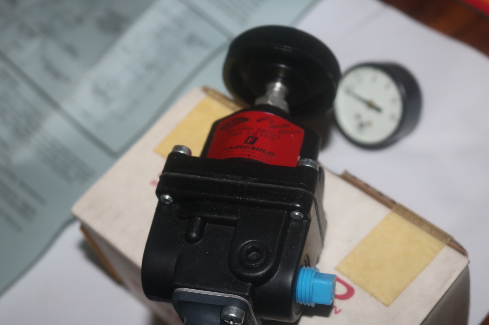 NOS Fairchild Kendall pneumatic pressure regulator model 30 0-10 PSI