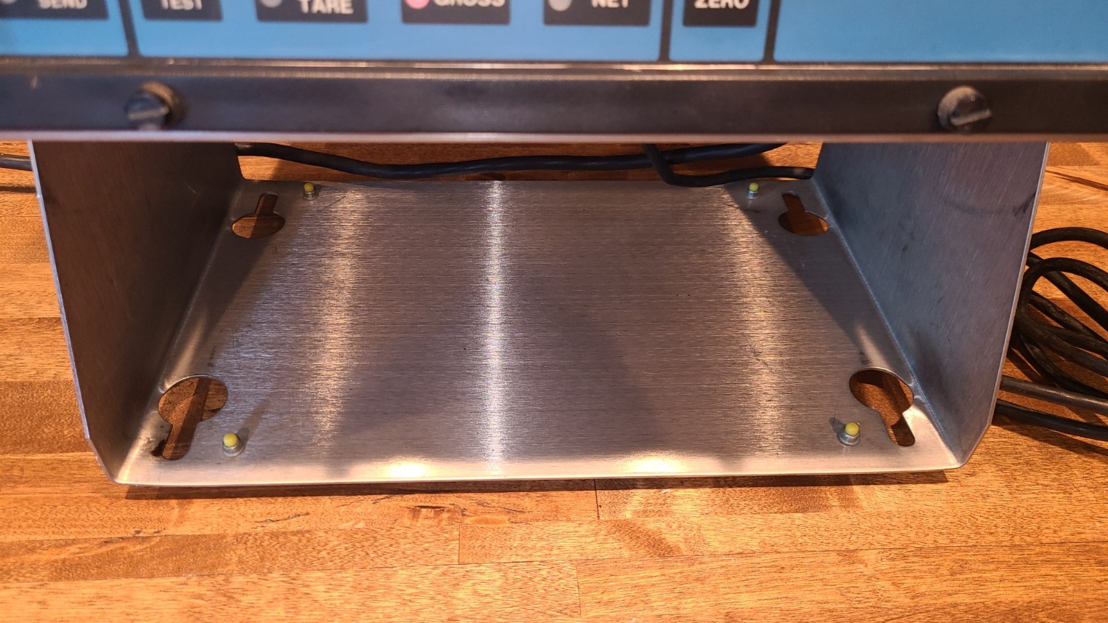 Weigh-Tronix WI-110 Commercial Industrial Scale Monitor with BS-1414-A Platform