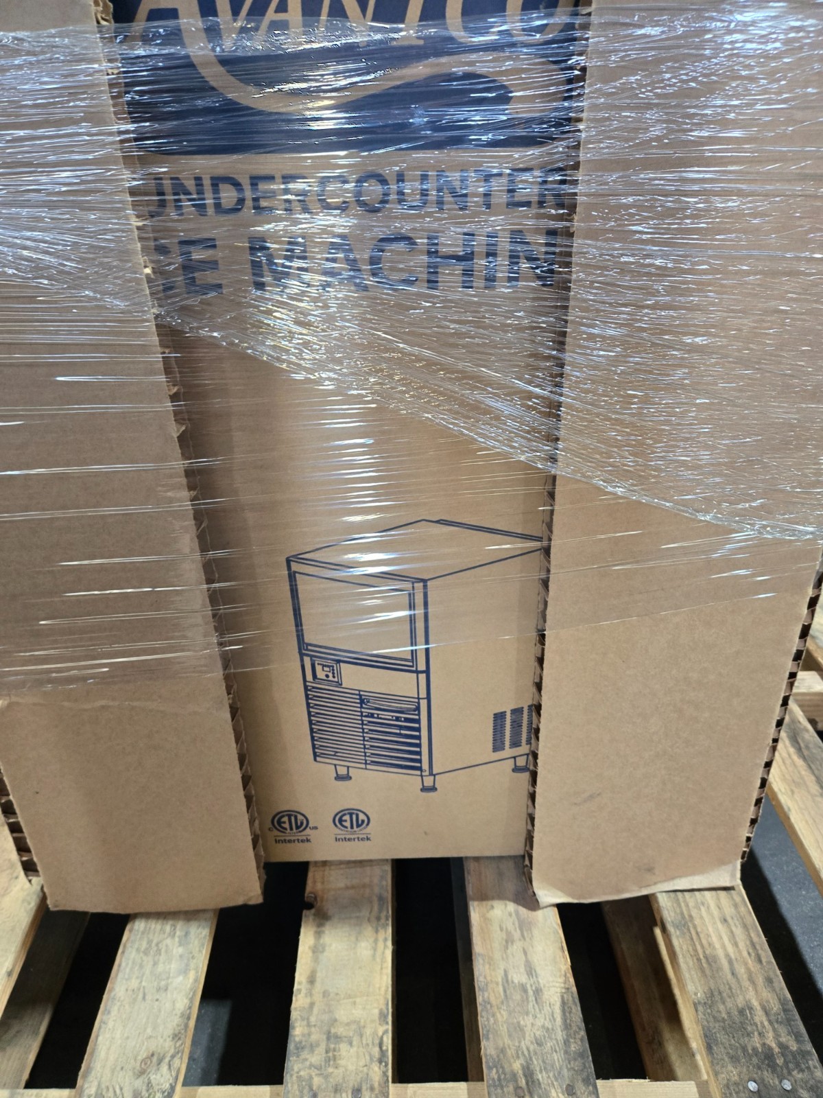 Avantco Ice UC-F-120-A 19″ Air Cooled Undercounter Full Cube Ice Machine