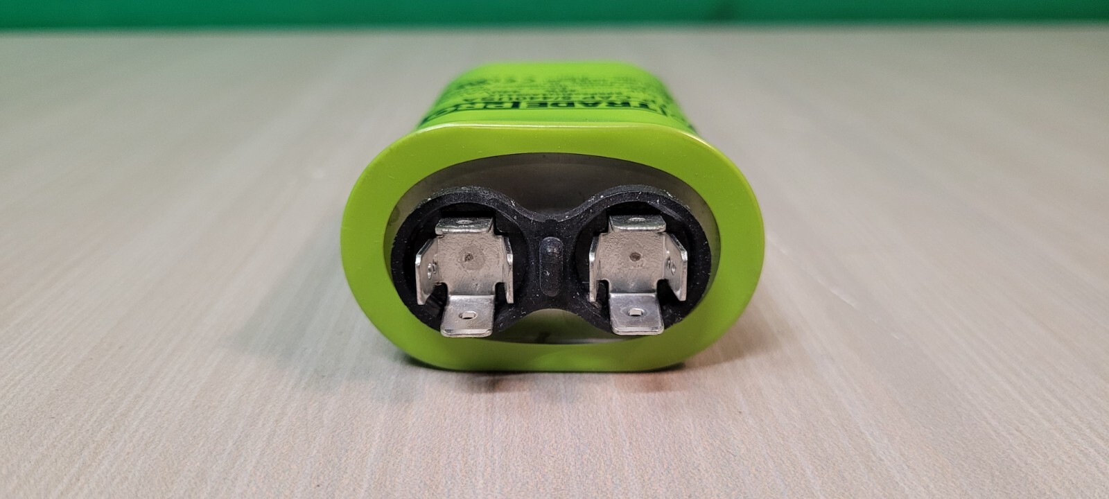 Tradepro Single Oval Run Capacitor 5 MFD 50/60hz 440/370 VAC DUAL VOLTAGE RATED