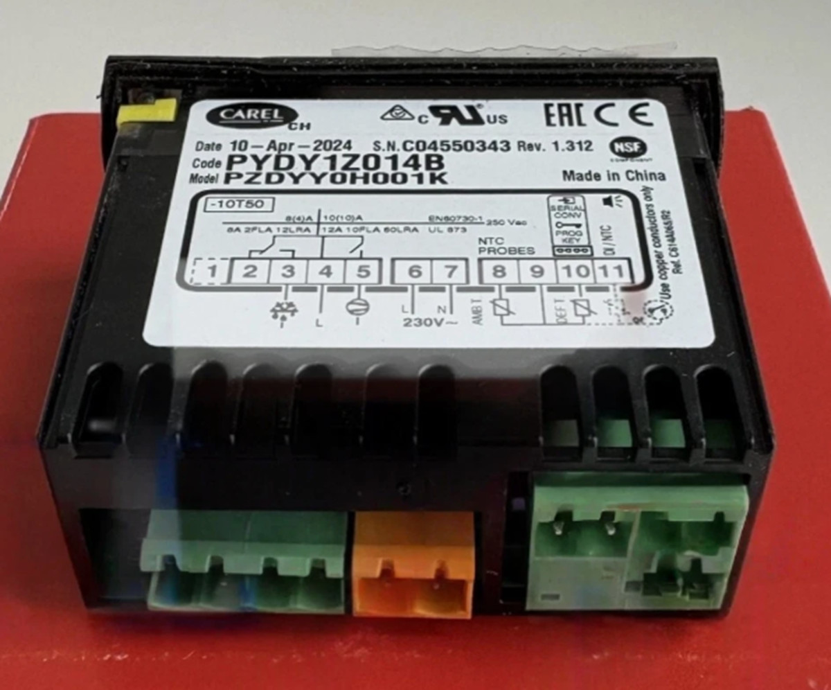 1PC New In Box CAREL PYDY1Z014B PZDY0H001K Temperature Controller