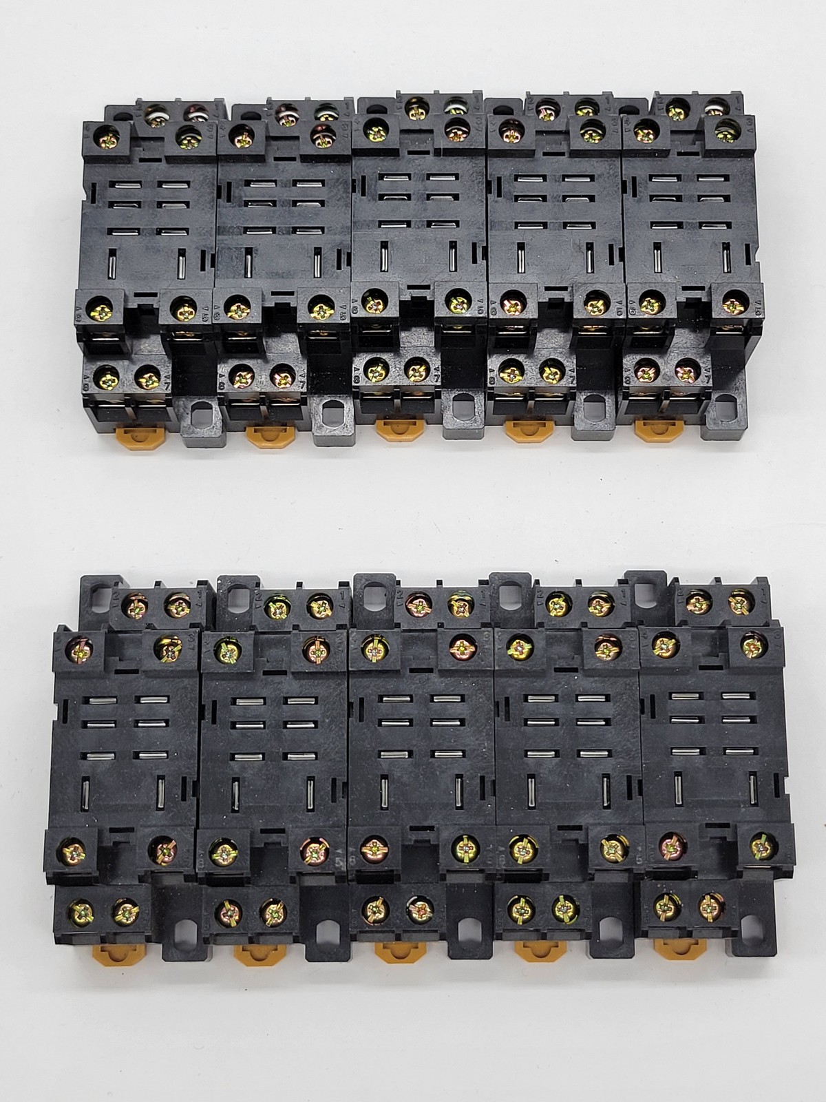 10 PC Cutler Hammer D7PA2 Relay Socket 8 Blade Max 15A 2 Pole 240V 1673HP