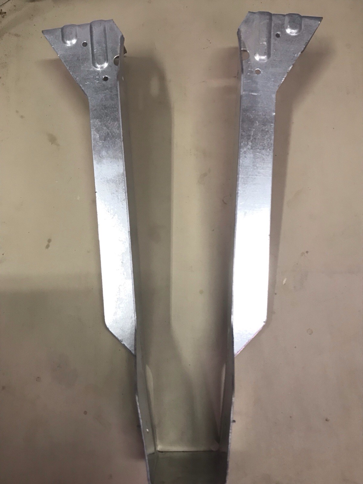 Simpson Strong-Tie MIT1.81/14 – 1-3/4 x 14 Top Flange I-Joist Hanger Lot of 23