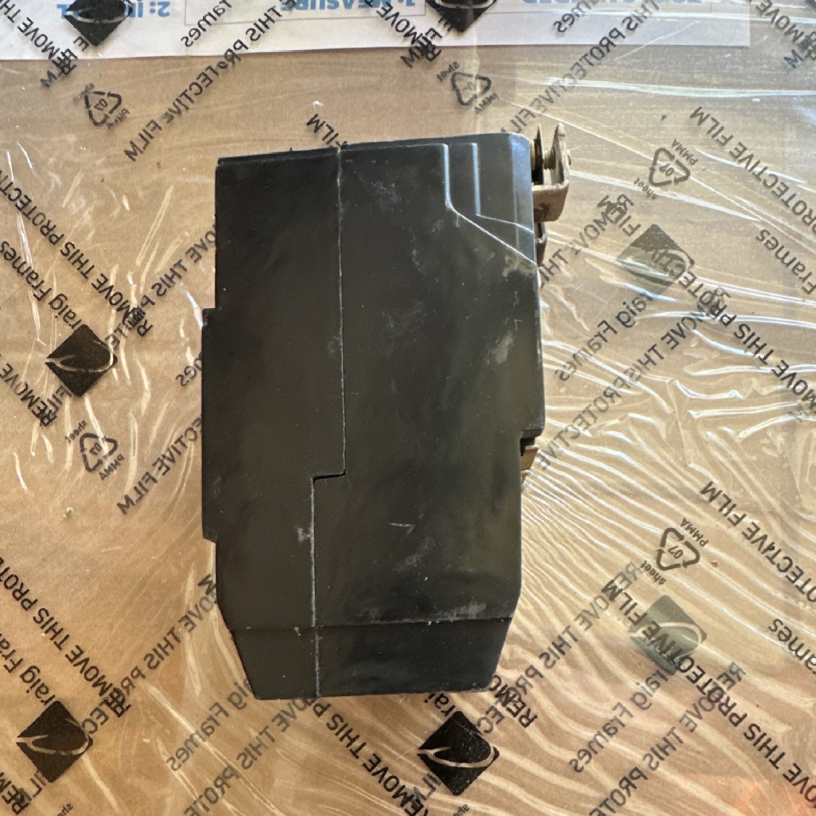 GE THQC3100 100A 3-Pole AC Circuit Breaker 201-250V Trip Indicator