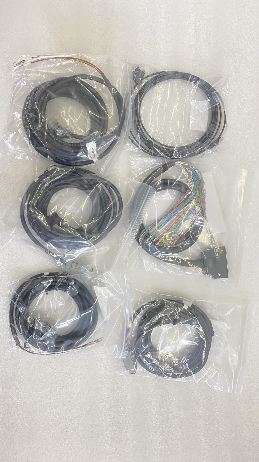 Urgent Delivery Mitsubishi cable PCS060N-30.0-0C5 new