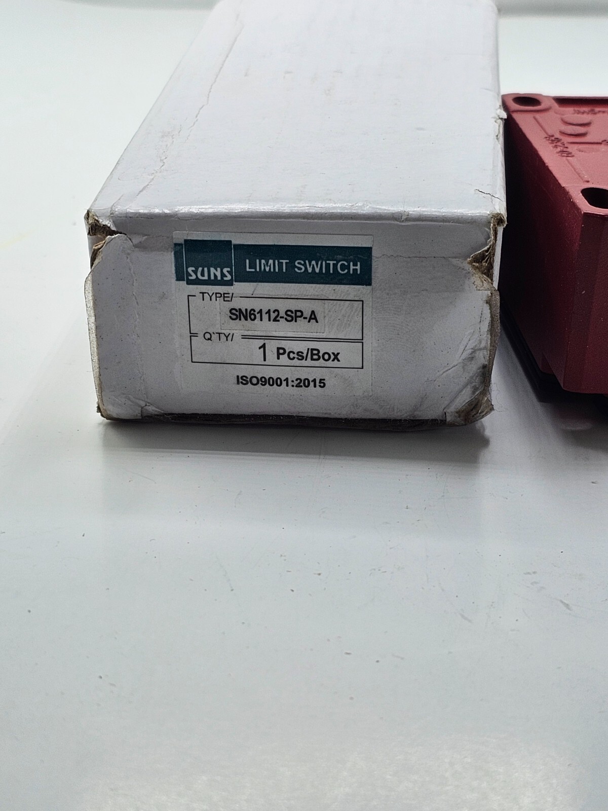 SUNS International SN6112-SP-A Roller Plunger Safety Limit Switch 440P-MRPS11E