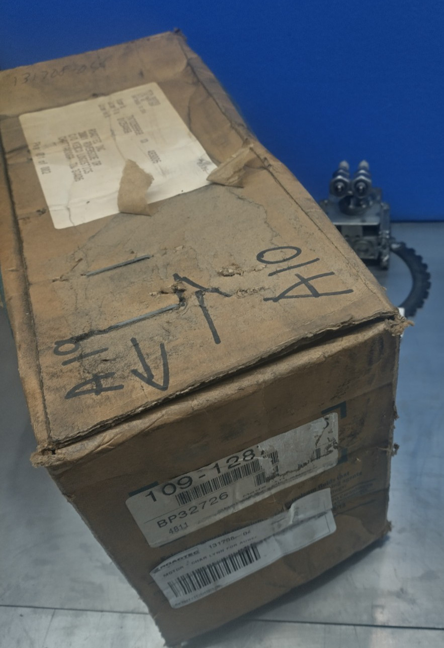 ORIGINAL Char-Lynn 109-1287-006 Hydraulic Motor =New Old Stock=