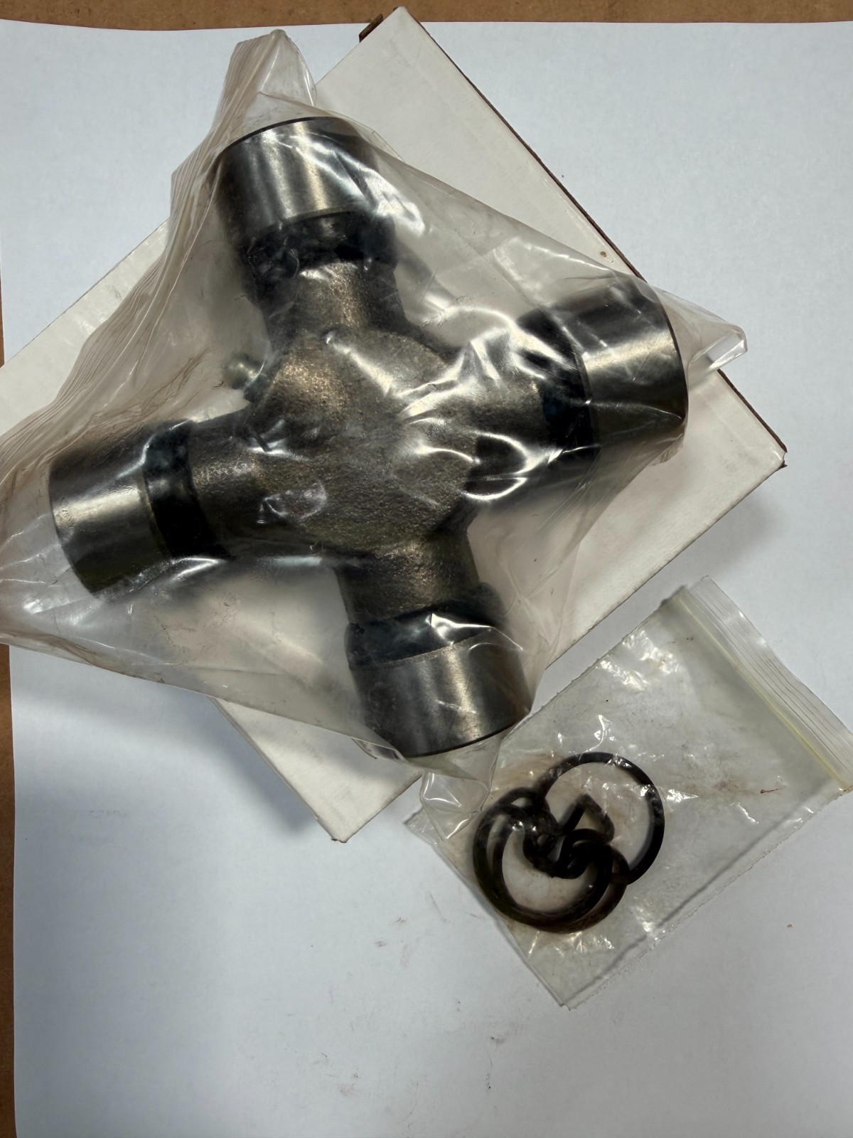 5-160X U-Joint – Outside Snap Rings – Greasable | 1410 Series