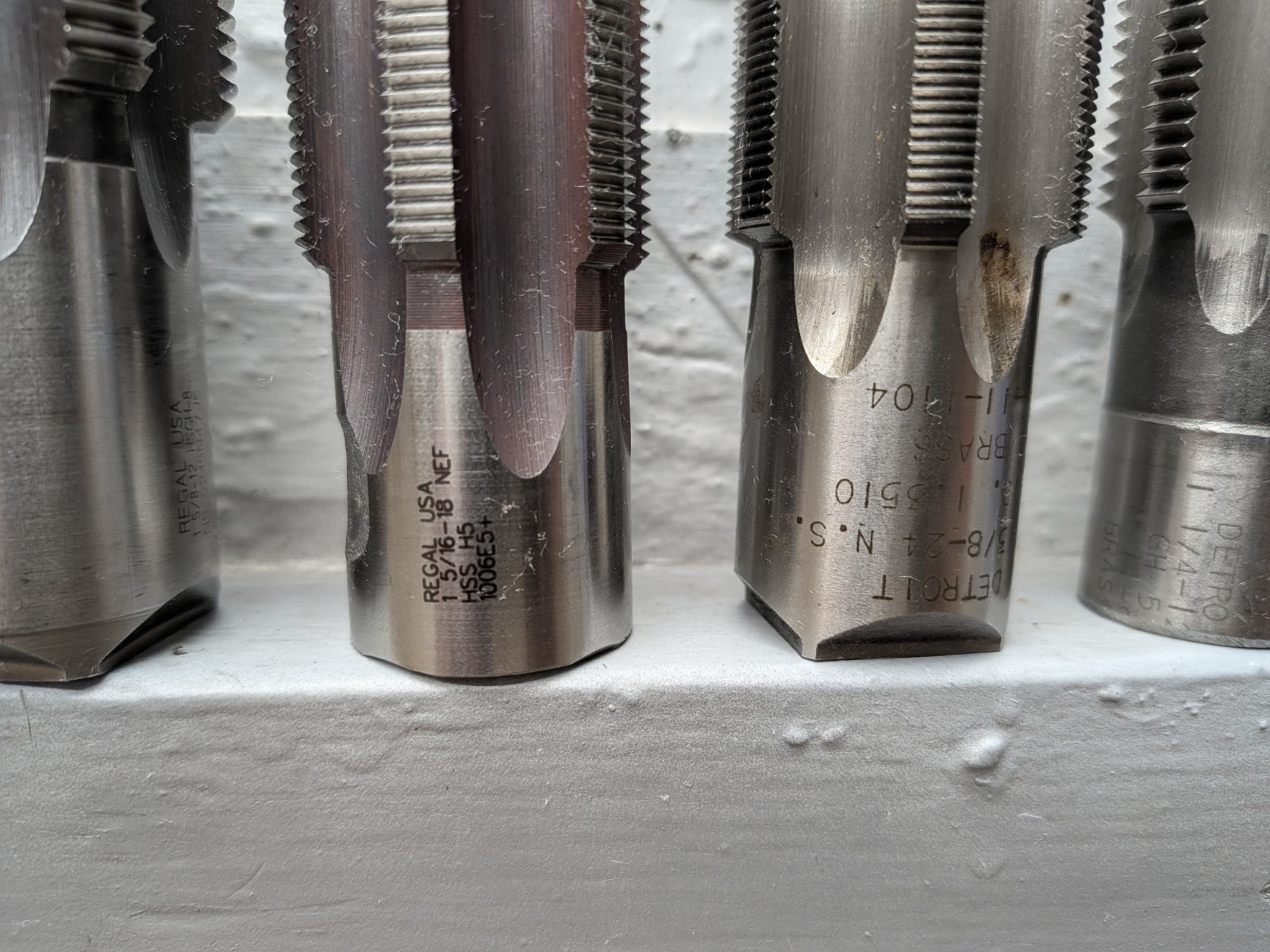 LOT OF USA LRG TAPS, GTD 1-3/8″, GTD 2″ -12, REGAL 1-5/8″, REGAL 1-5/16, 12PC