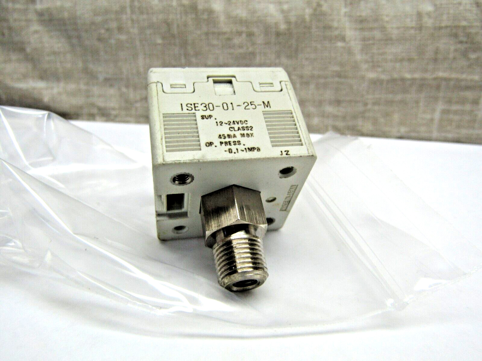SMC 1SE30-01-25-M Pressure Sensor **USED**