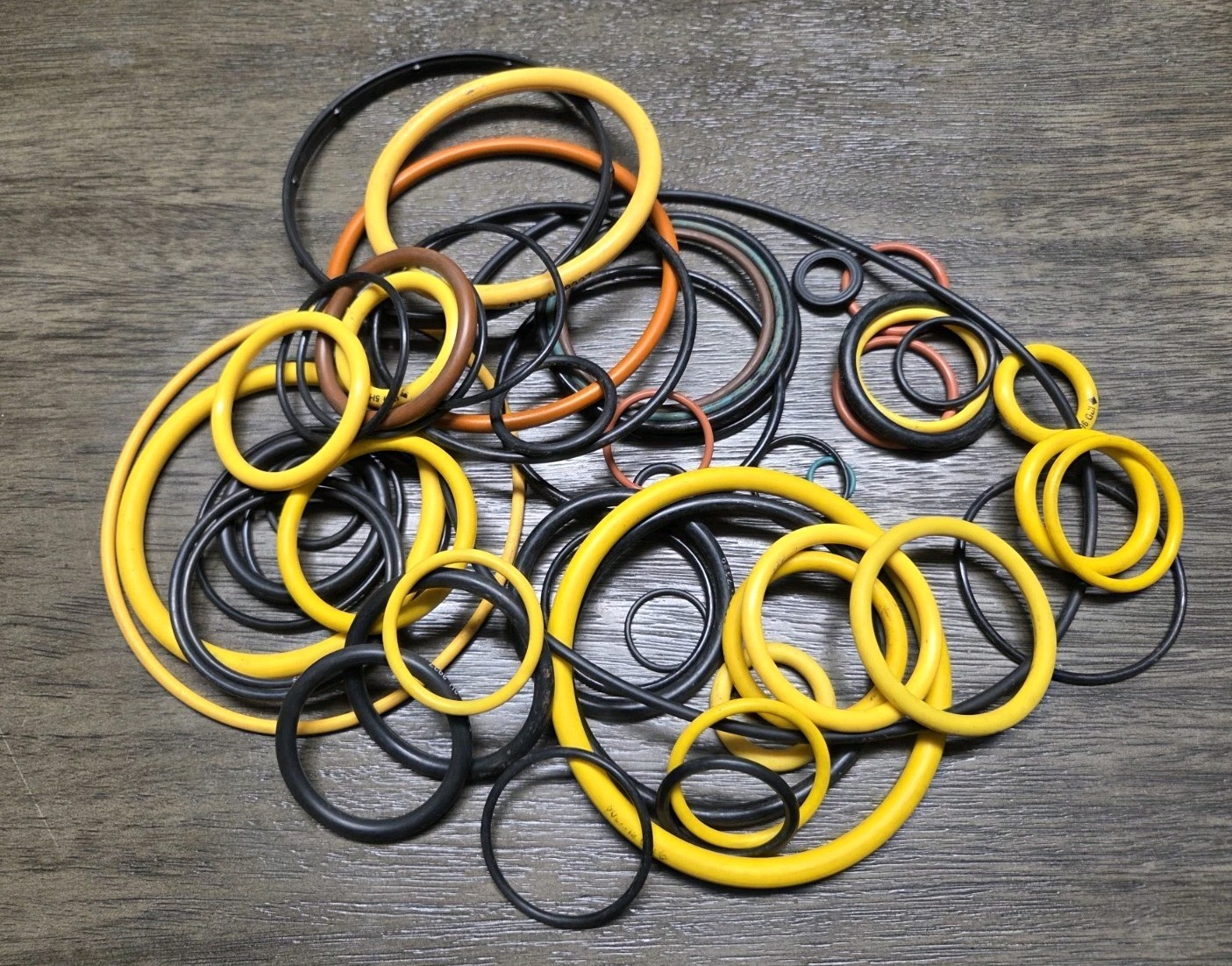 HUGE LOT OF 50+ Variety CATERPILLAR O RINGS