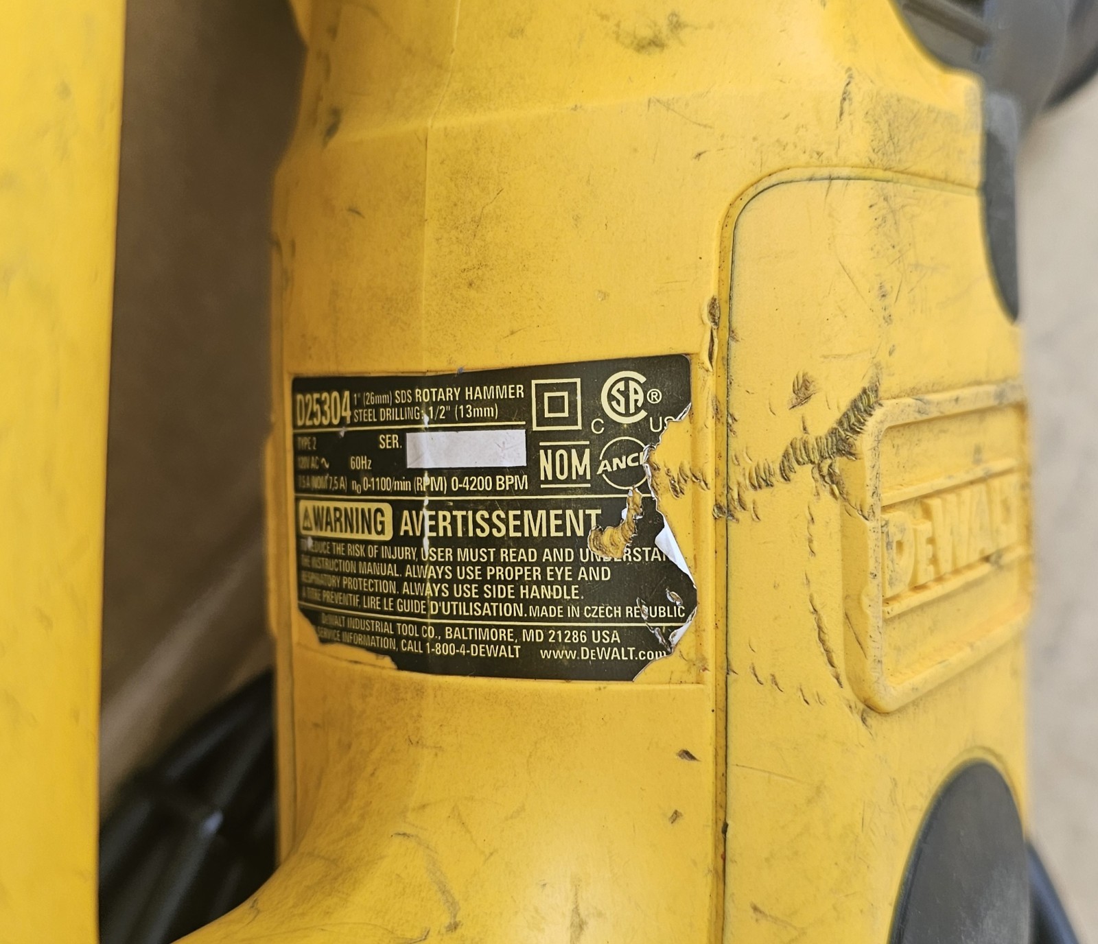 Dewalt D25304 Heavy-Duty 1 Inch L-Shape SDS Rotary Hammer Corded Drill