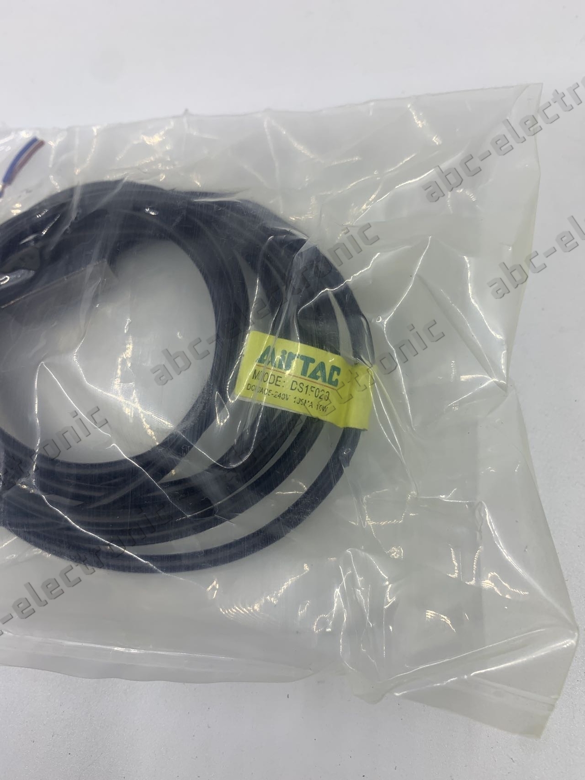 1PCS NEW DS1 DS1-A-020 DS1-E DS1-F DS1-FN DS1-G DS1-GN Magnetic Switch