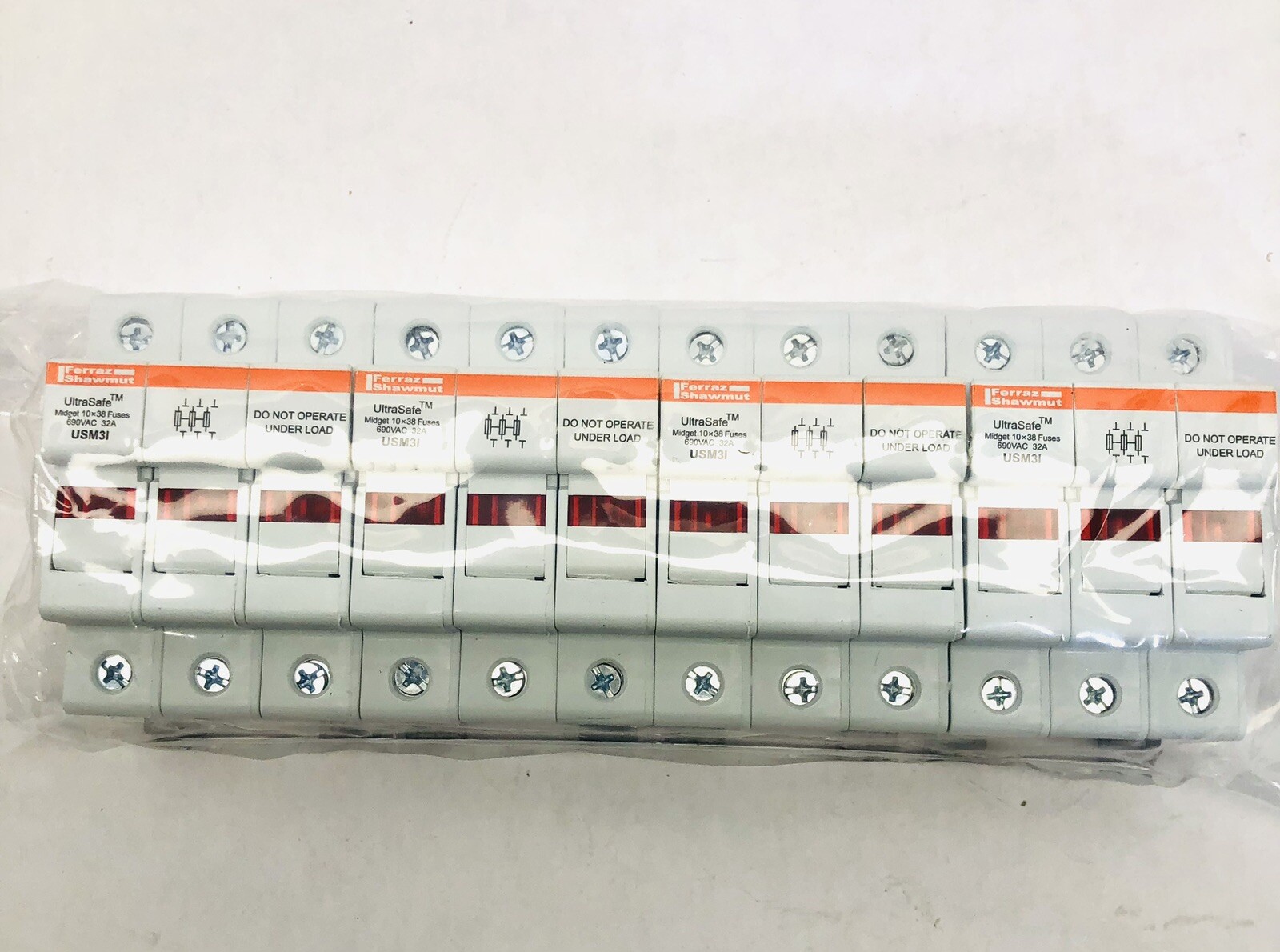 (BOX OF 4) MERSEN USM31 FUSE HOLDER ULTRASAFE Y219073
