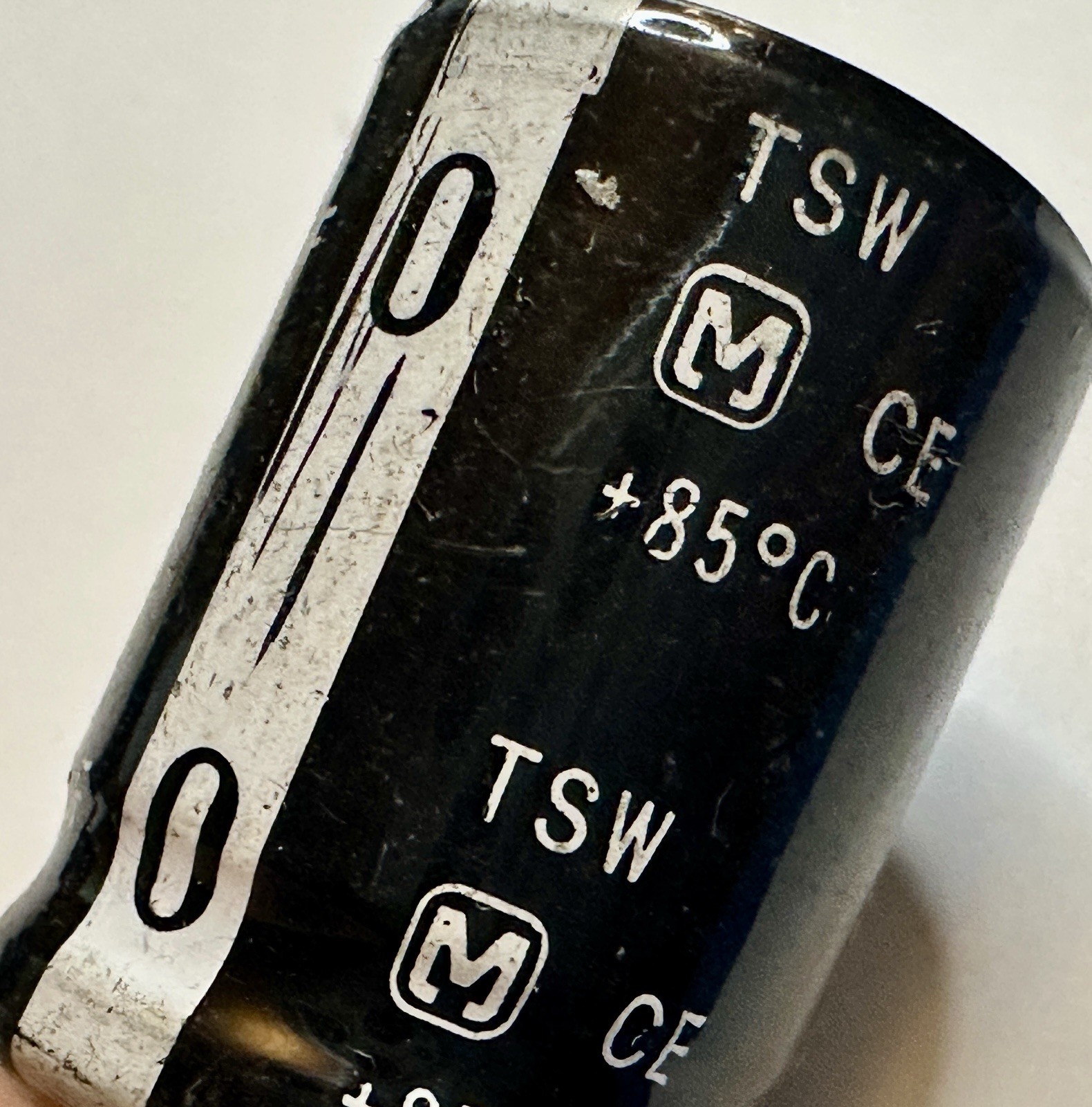 25 Panasonic Matsushita TSW 1000uF 35V Snap-In Electrolytic Capacitors NOS
