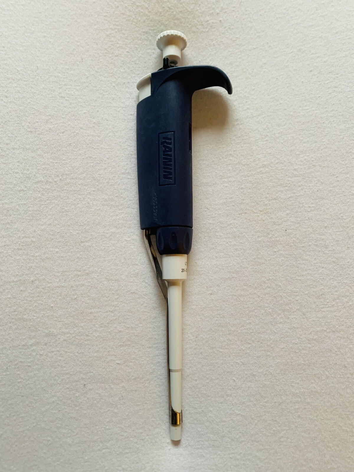 Rainin L200 Pipet Lite ~ LTS 20-200ul Pipette Single Channel ~ Calibrated