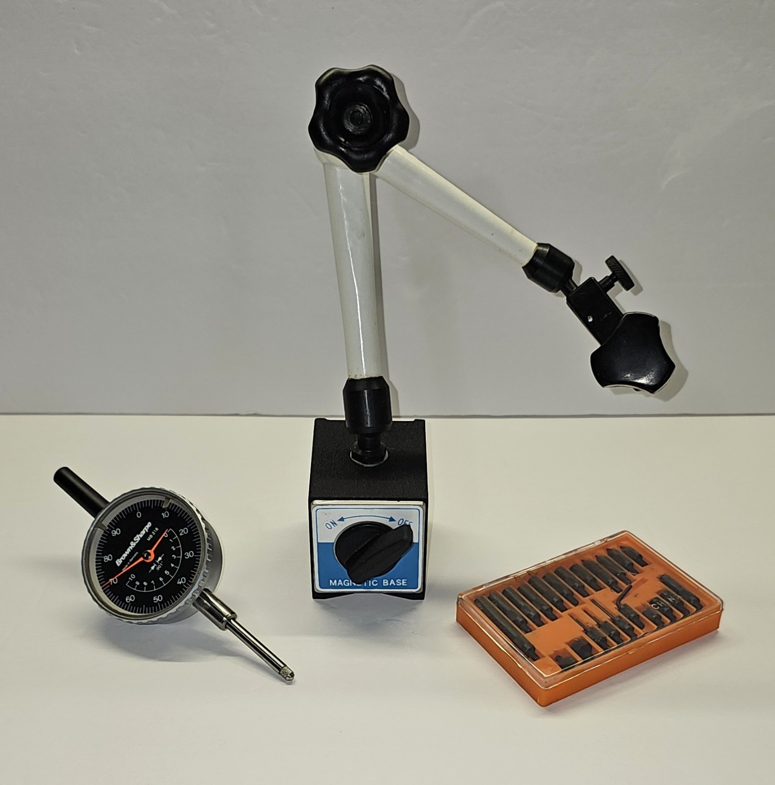 Brown & Sharpe .001″ Dial Indicator. Made In Germany w/ Magnetic Base & Ind.Tips