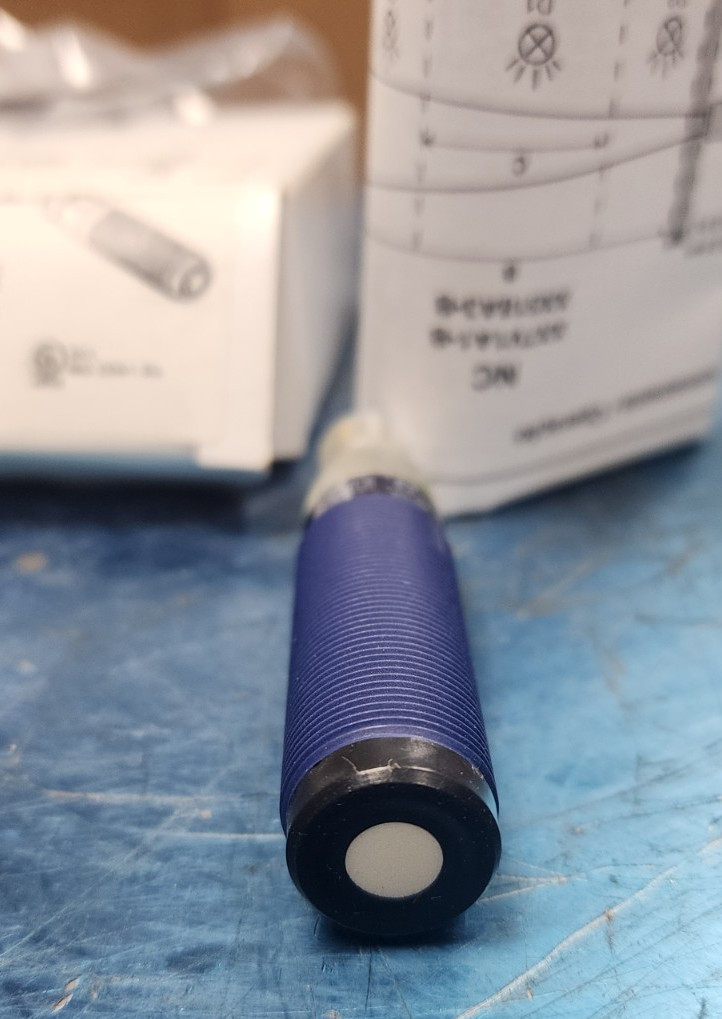 🤠 NEW TELEMECANIQUE ULTRASONIC PROXIMITY SENSOR 12/24 VDC XX518A3PAM12