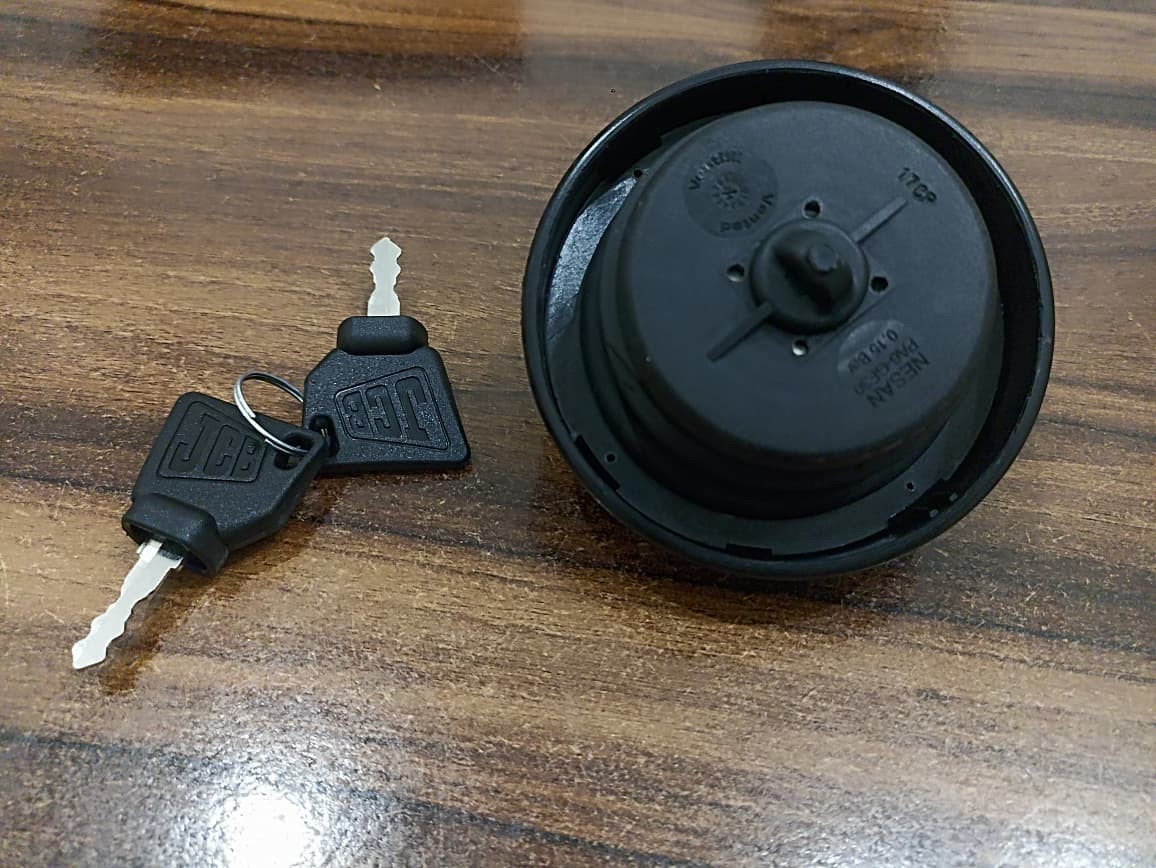 Genuine JCB Diesel Filler Cap with 2 Keys | Part No. 332/F4780 331/11403