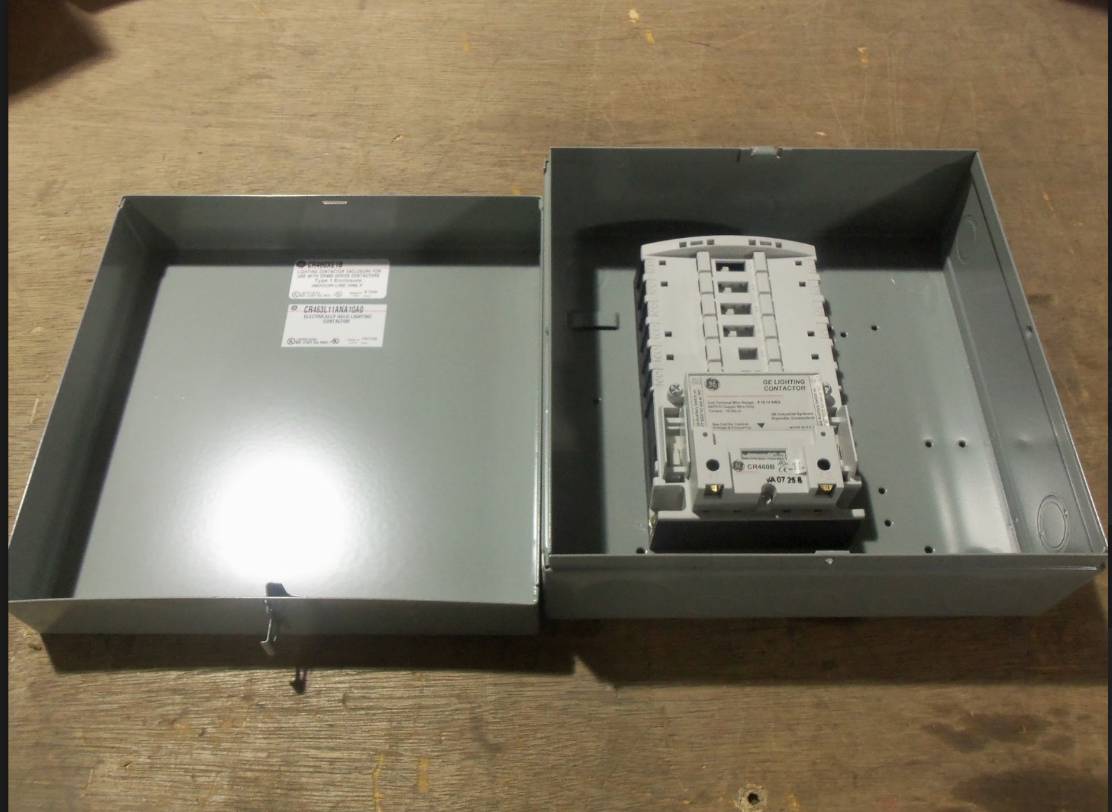 NEW GE Lighting Contactor Electrically Held 30 Amp 277v coil