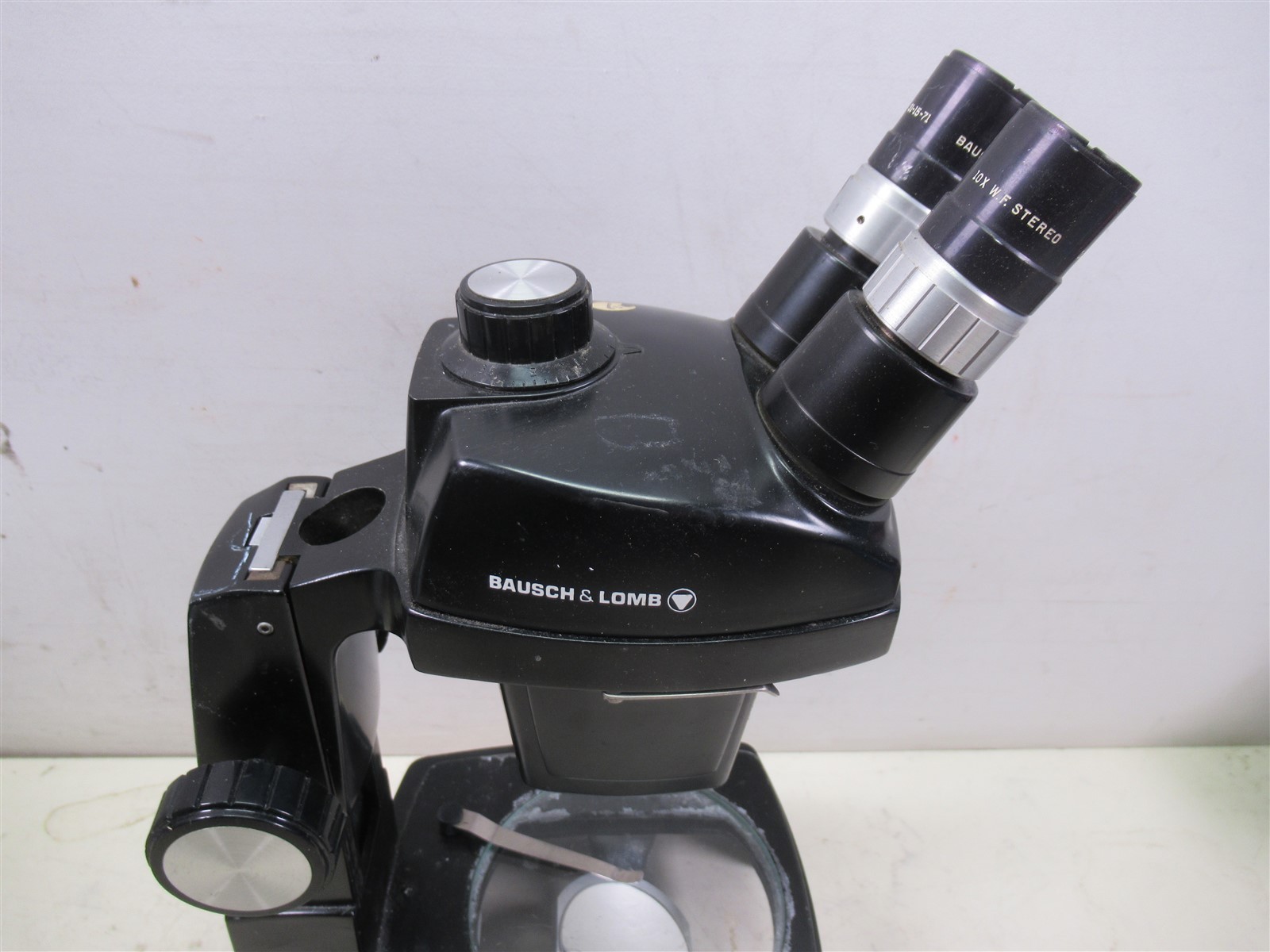 Microscope Bausch & Lomb StereoZoom 4 0.7x to 3.0x w/ 10x Eyepieces