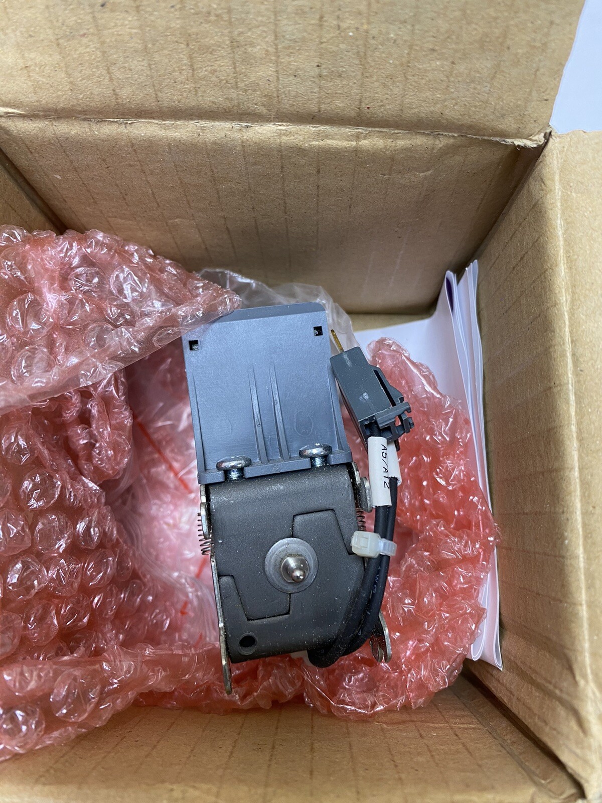 General Electric EntelliGuard GSTR120R Shunt Trip