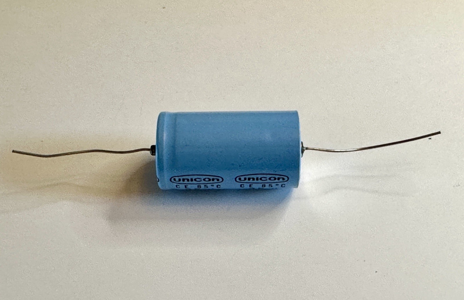Lot of 50 Vintage UNICON 3300uF 35V 85C Axial Electrolytic Capacitors Japan