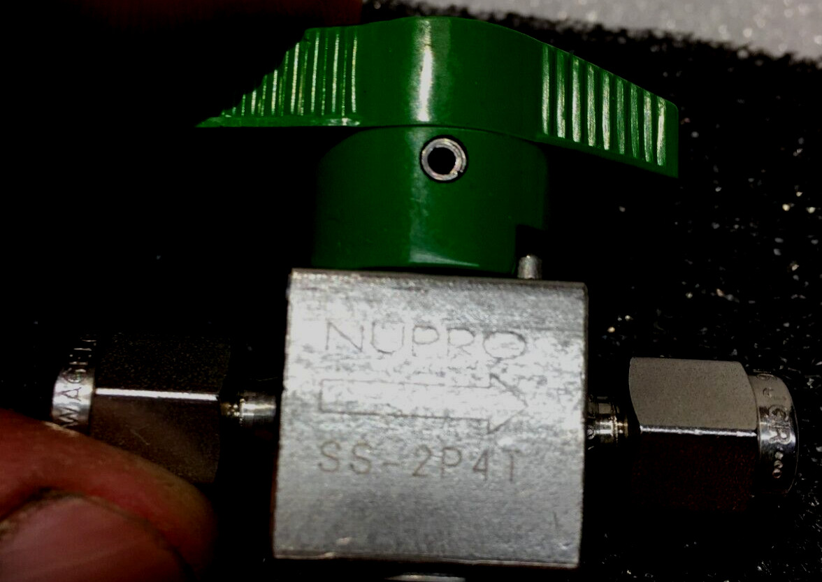 NUPRO SS-2P4T 1/4″ 2 WAY BALL VALVE QUARTER TURN NEW