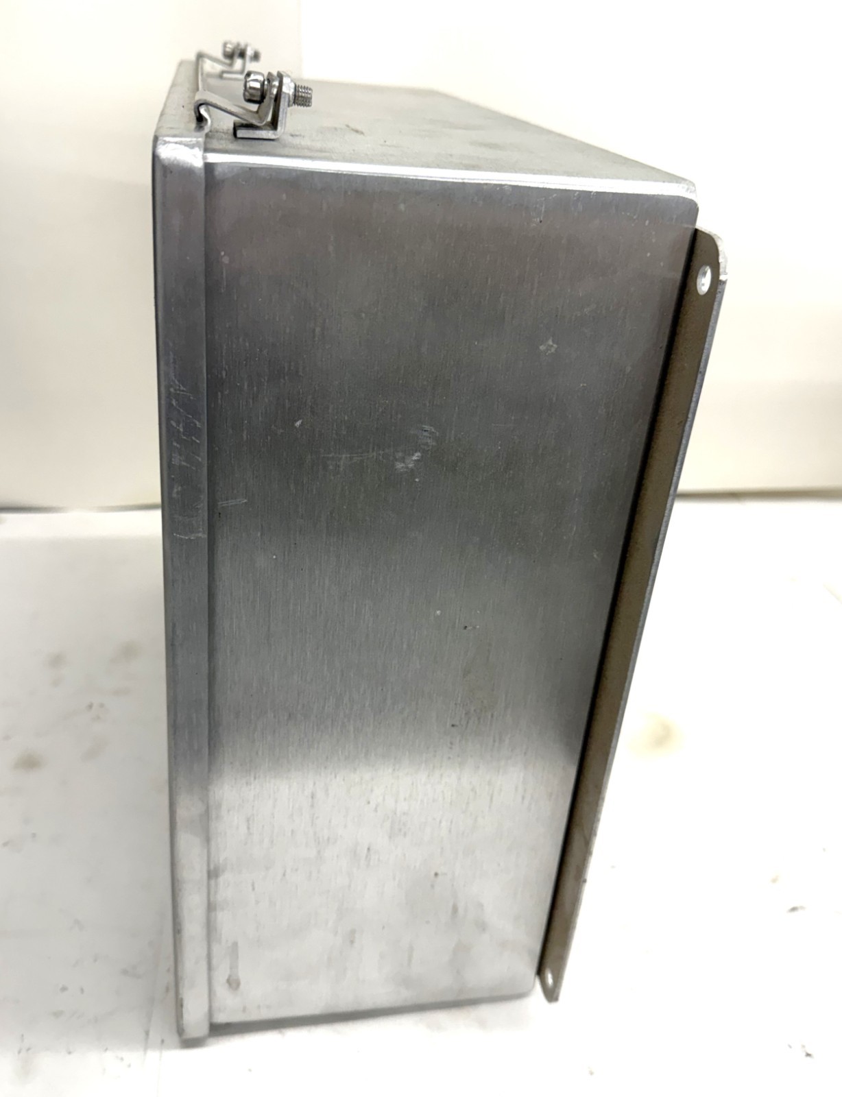 NVENT HOFFMAN NEMA JIC ELECTRICAL BOX 3RX NO. R-8520