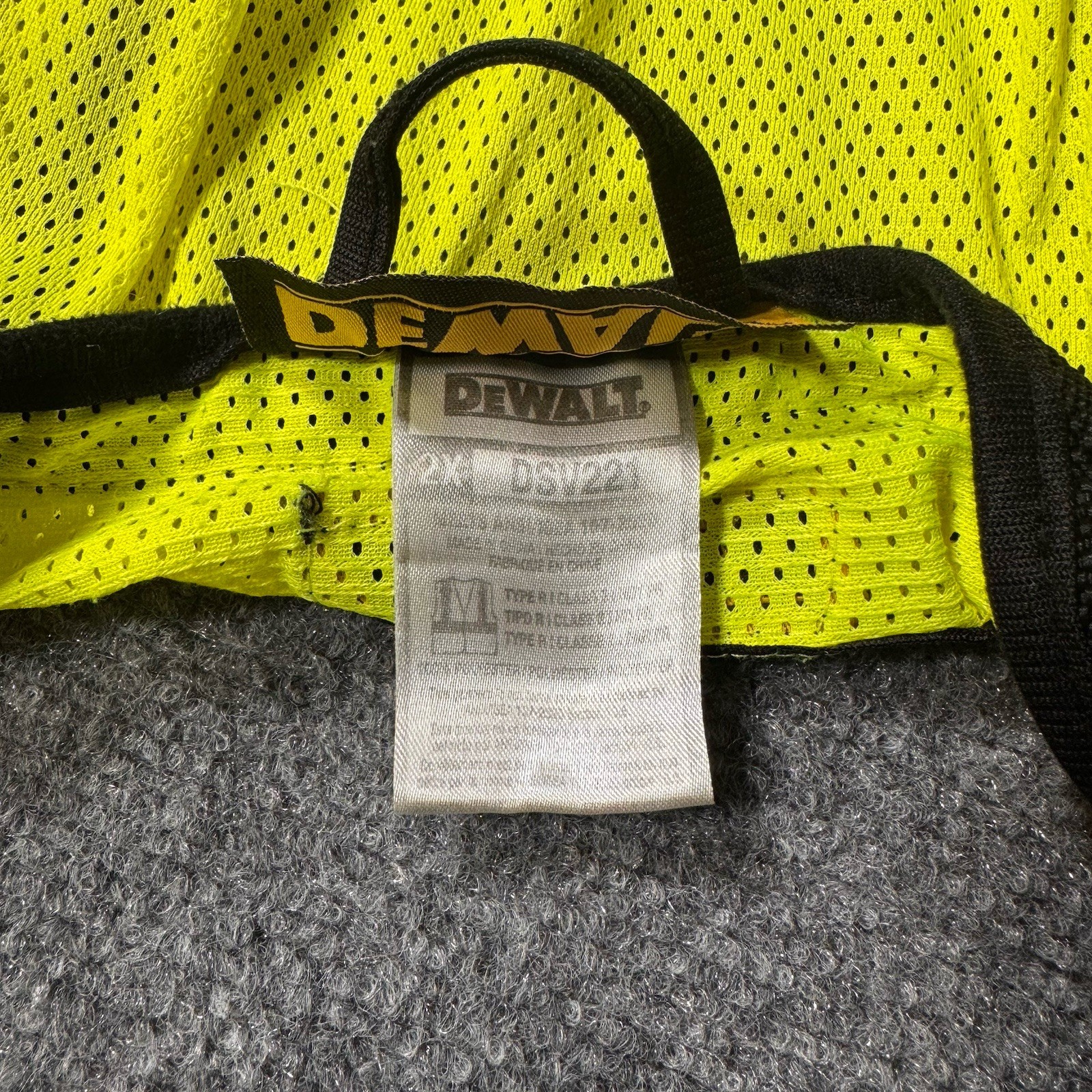 DEWALT DSV521 HEAVY DUTY Class 2 Heavy Duty Surveyor Vest 2XL Construction