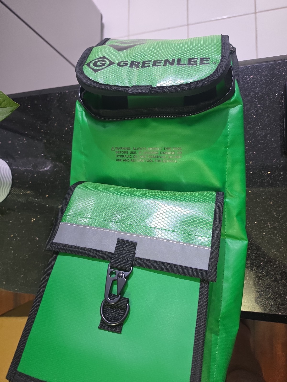 Greenlee Gator Cable Cutt. (ES20T/X shown) Tool W/ 3 Batteries And Charger